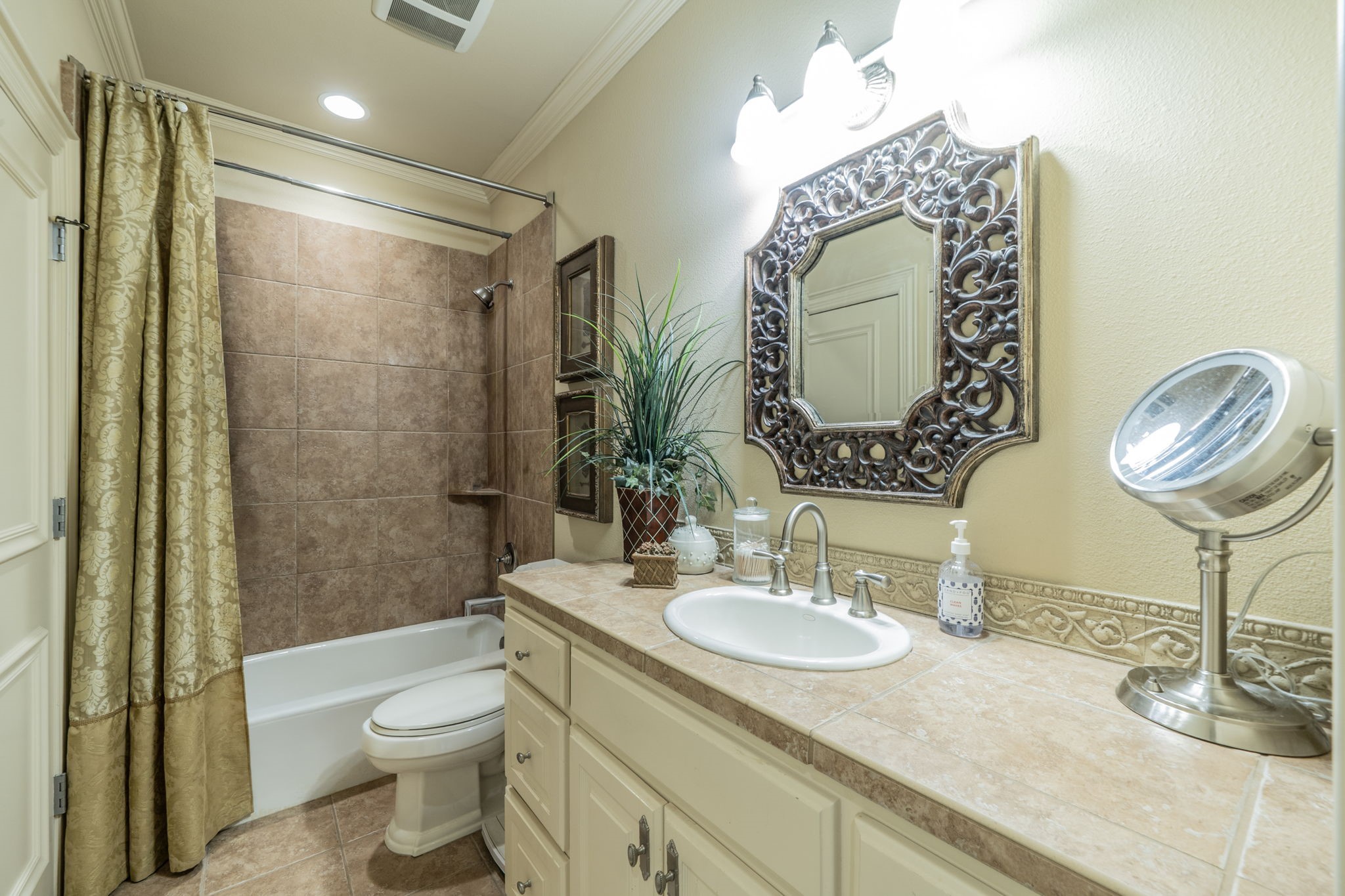 1811 Magic Valley Lane Cedar Hill TX 75104