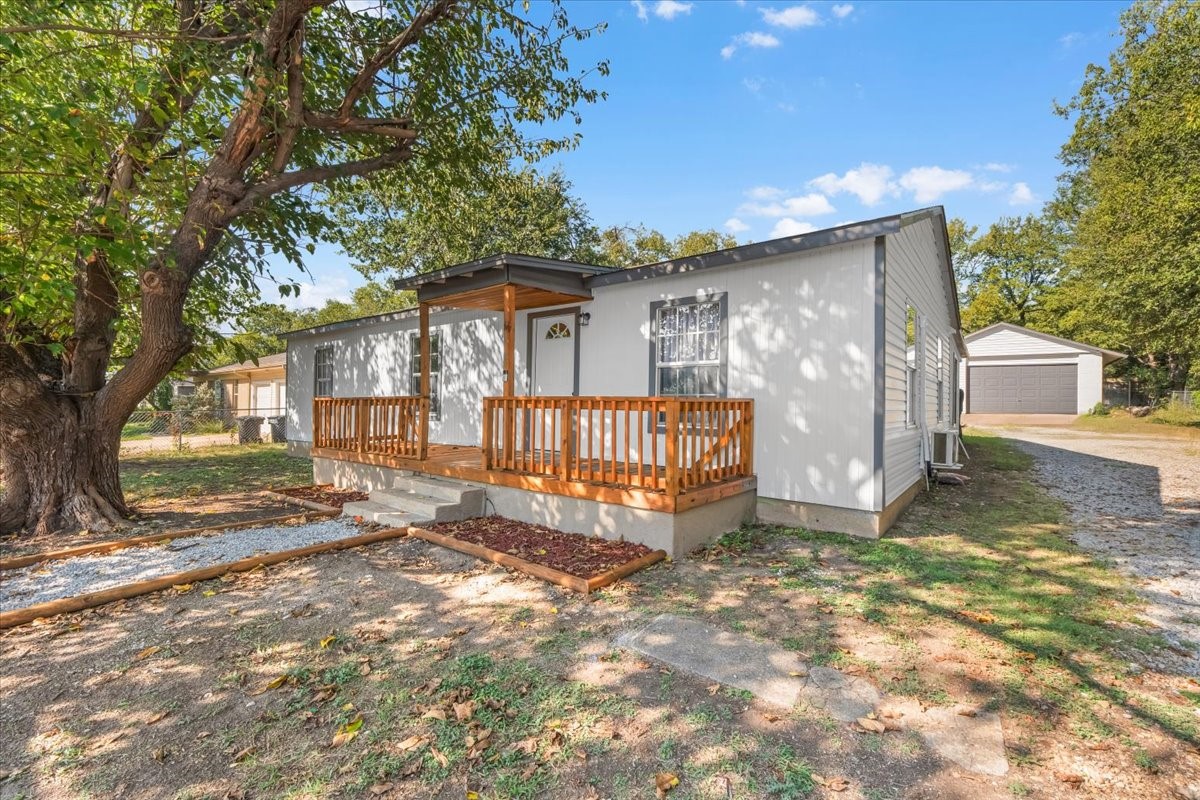 2121 Andover Street Fort Worth TX 76114