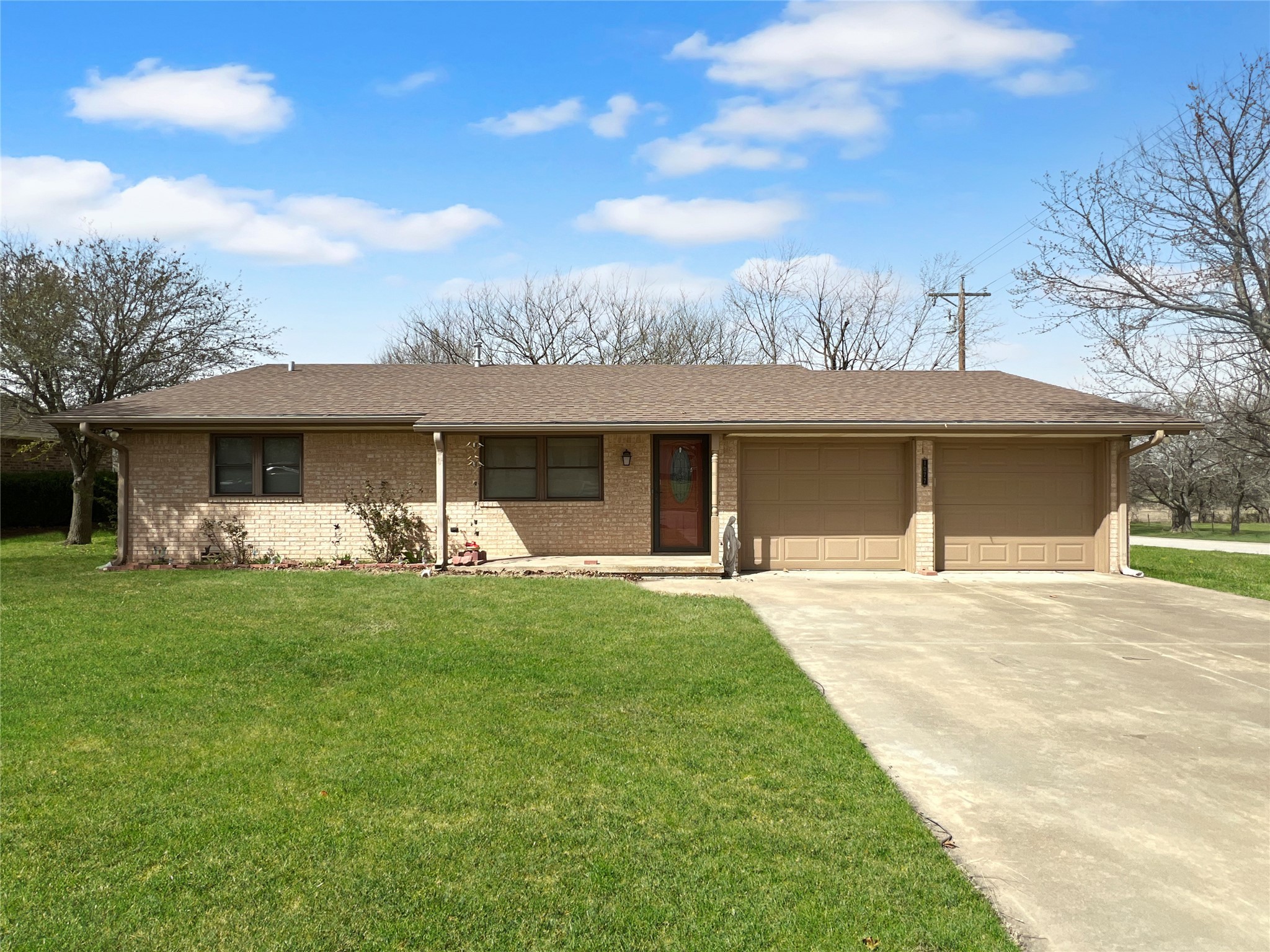 1077 N Cedar Street Muenster TX 76252