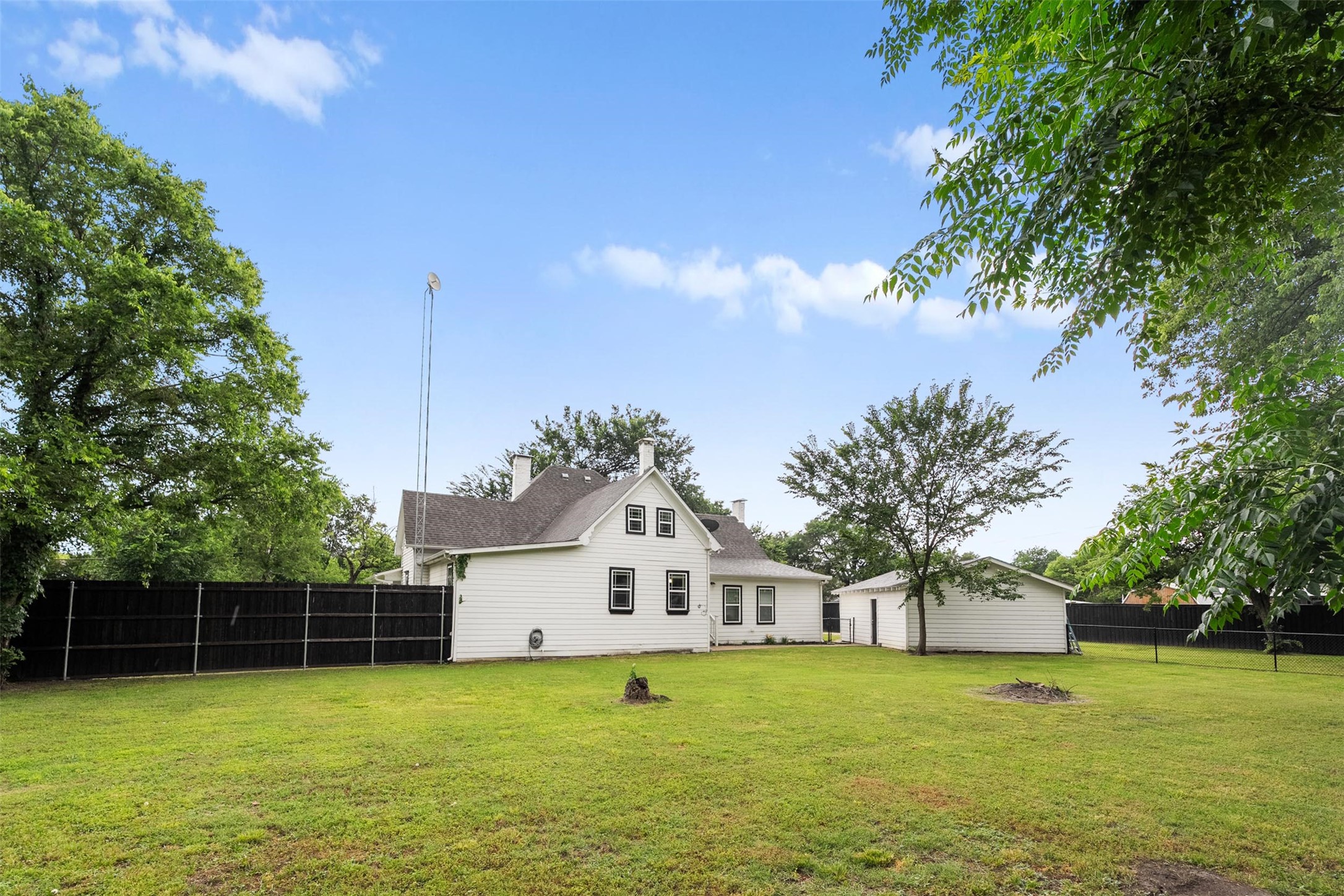 503 E 13th Street Kemp TX 75143
