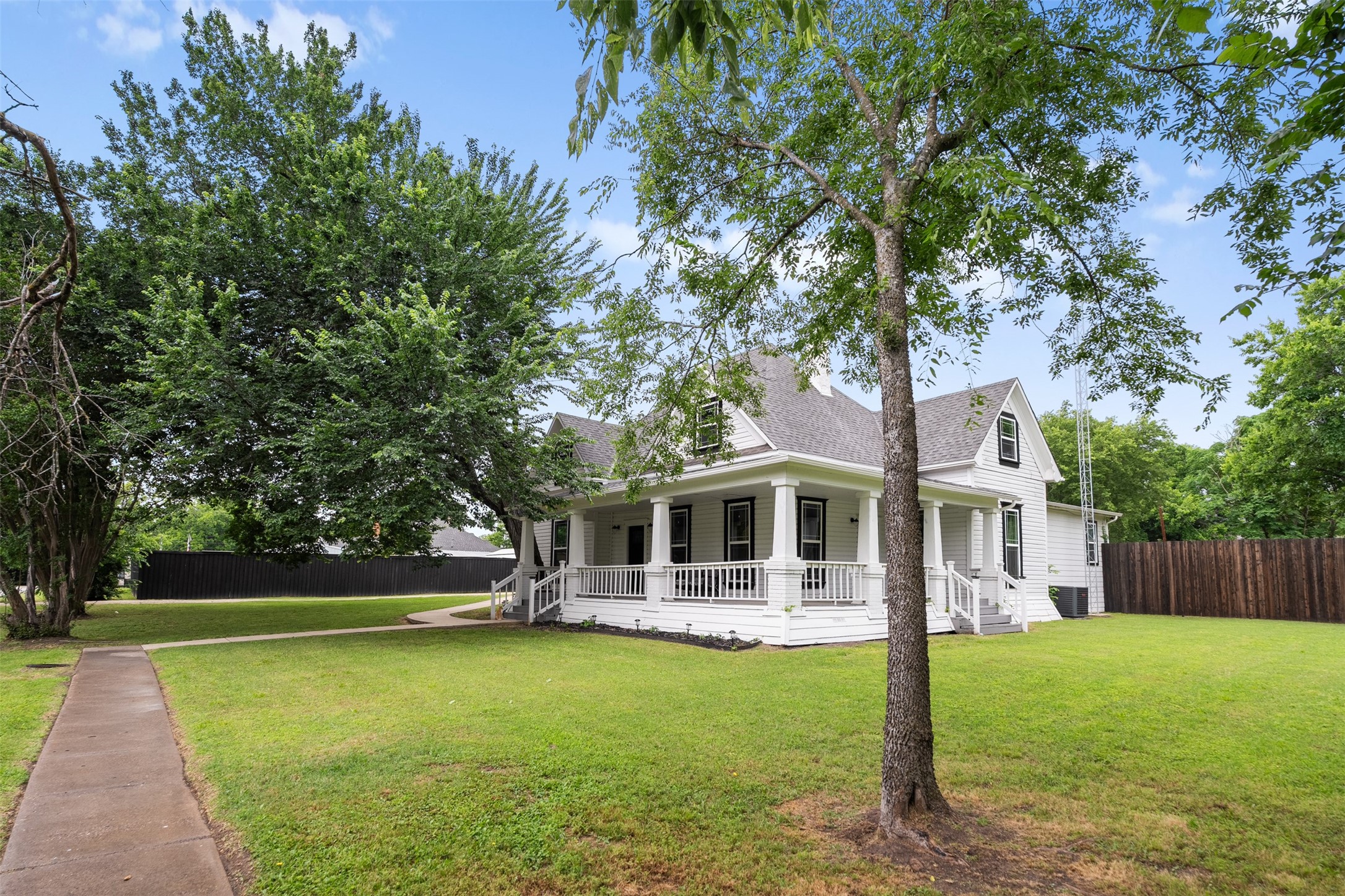 503 E 13th Street Kemp TX 75143