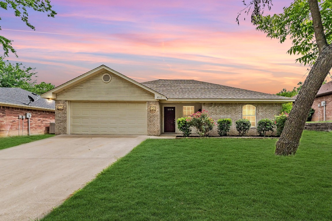 812 E 2nd Street Weatherford TX 76086