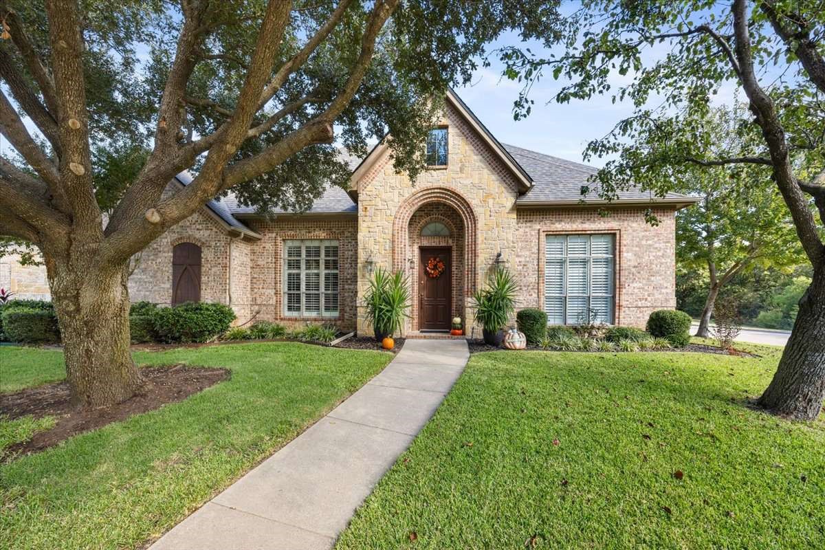 8200 Thornhill Drive North Richland Hills TX 76182