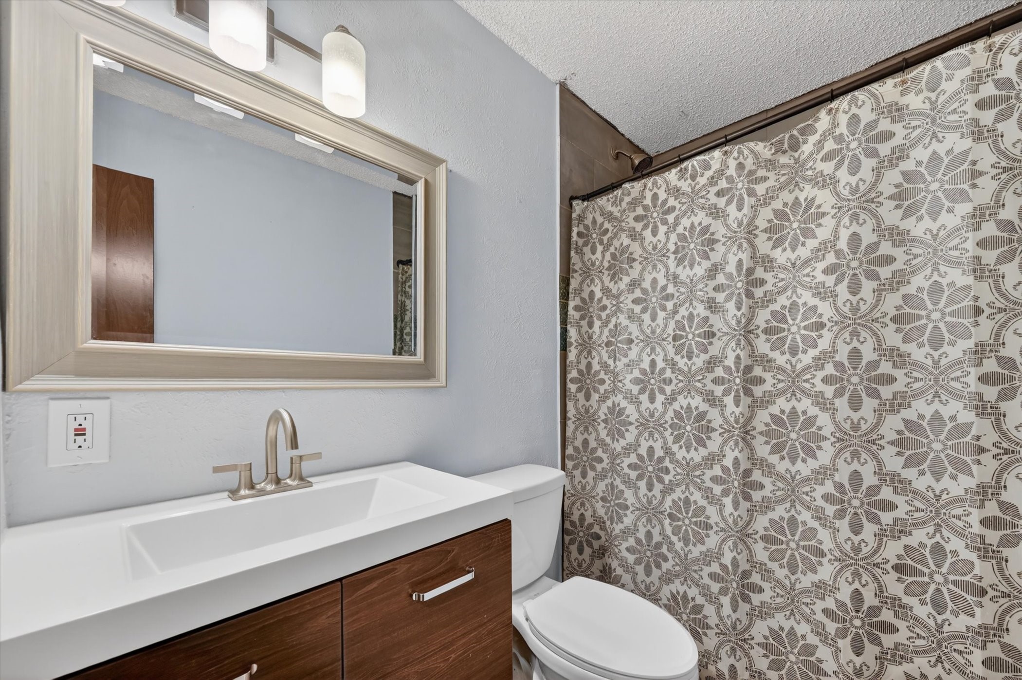 6304 Cascade Circle Watauga TX 76148