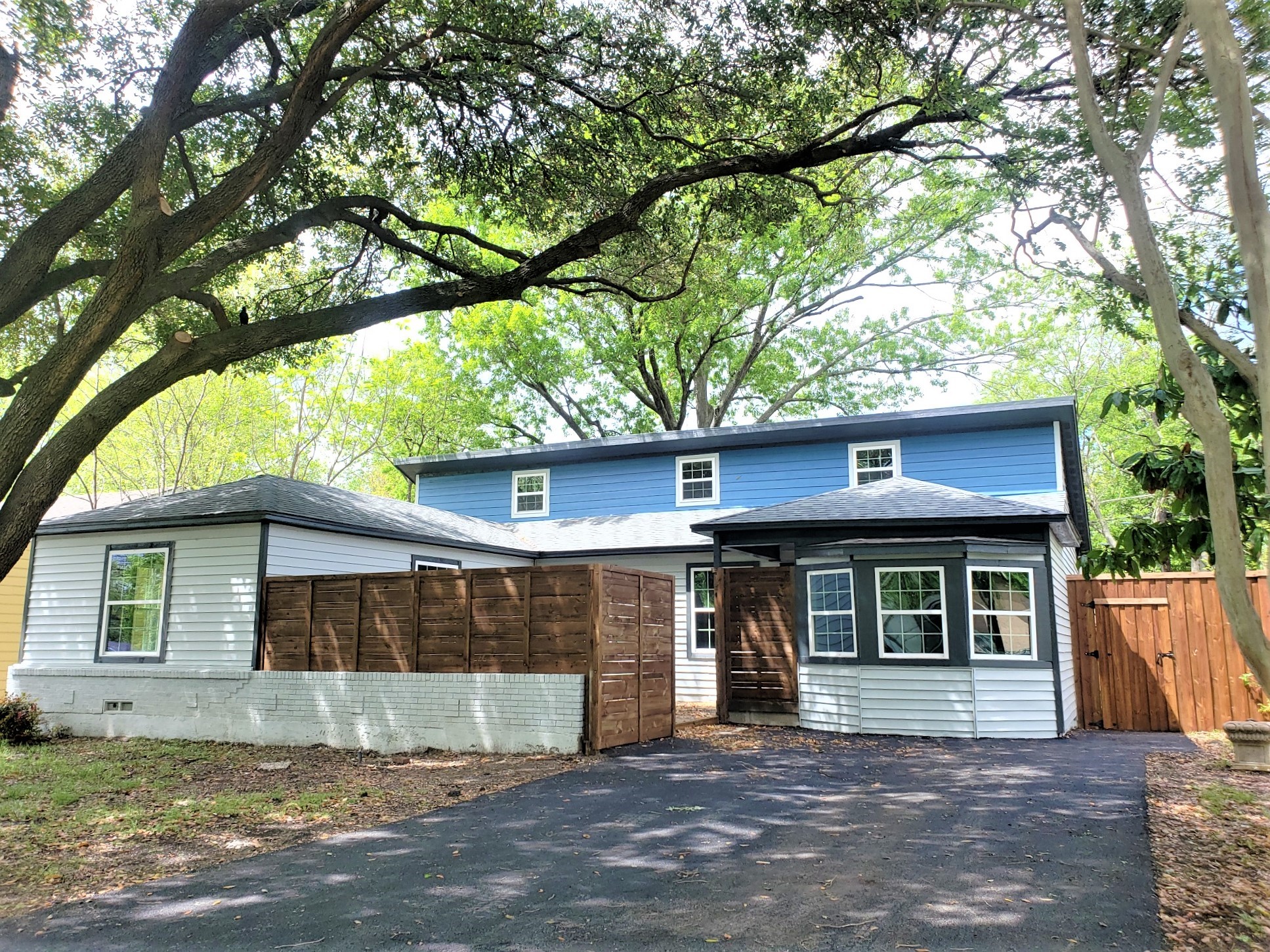 2057 S Farola Drive Dallas TX 75228