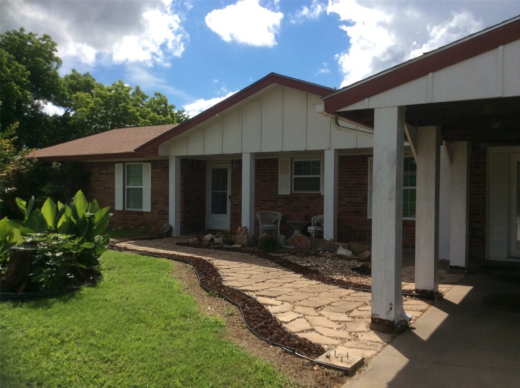 802 Zahara Street Bowie TX 76230