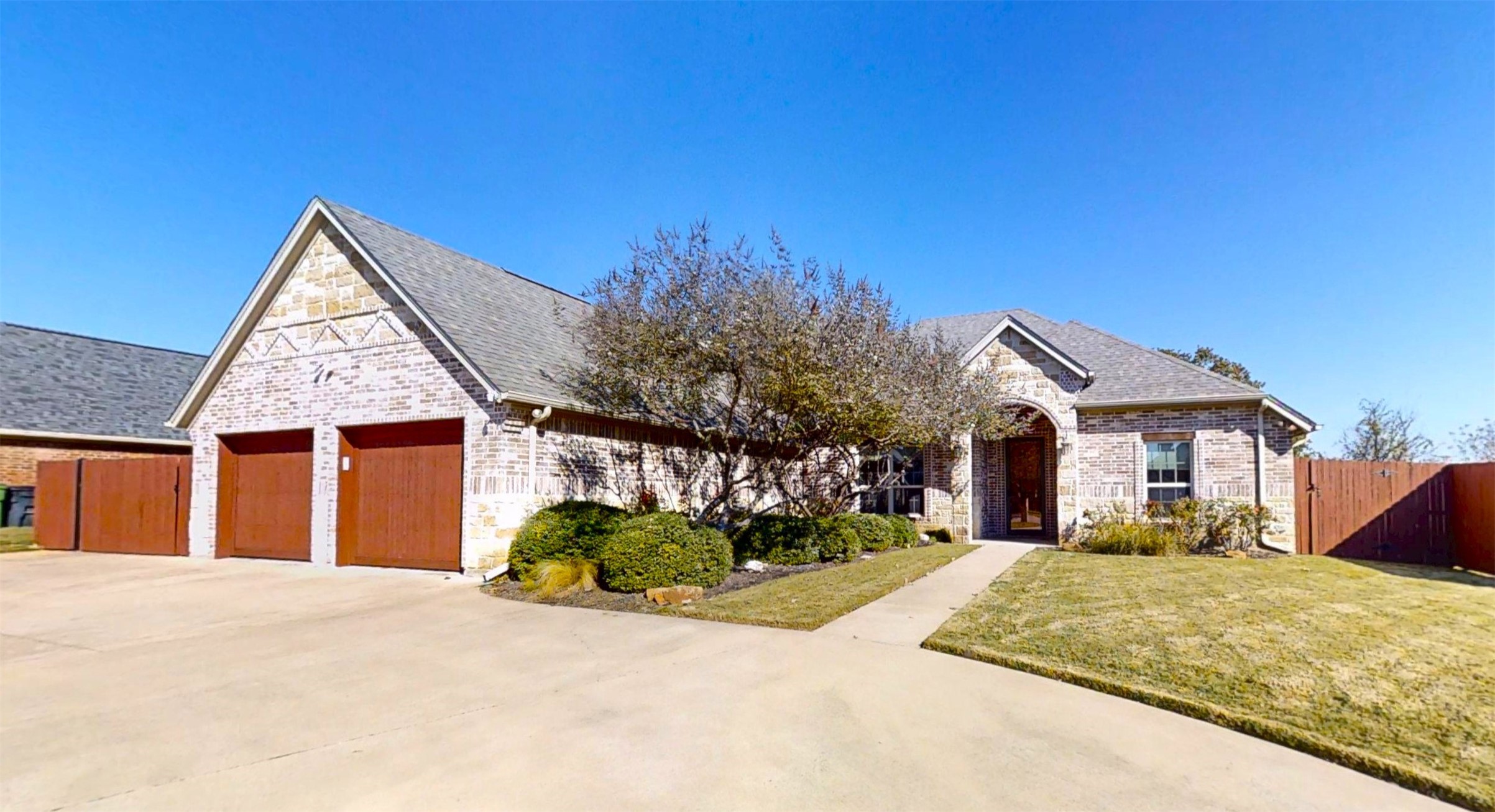2918 Willow Ridge Circle Granbury TX 76049