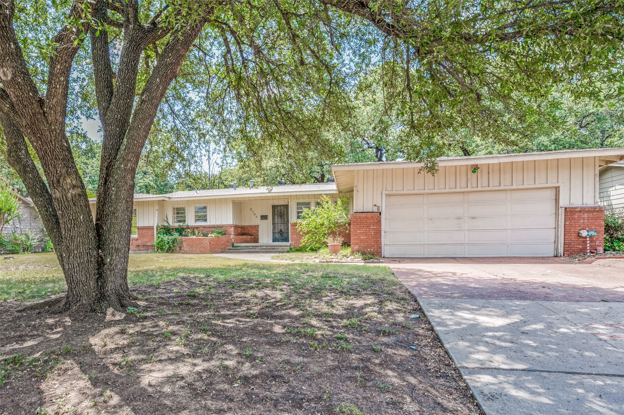 5104 Malinda Lane S Fort Worth TX 76112