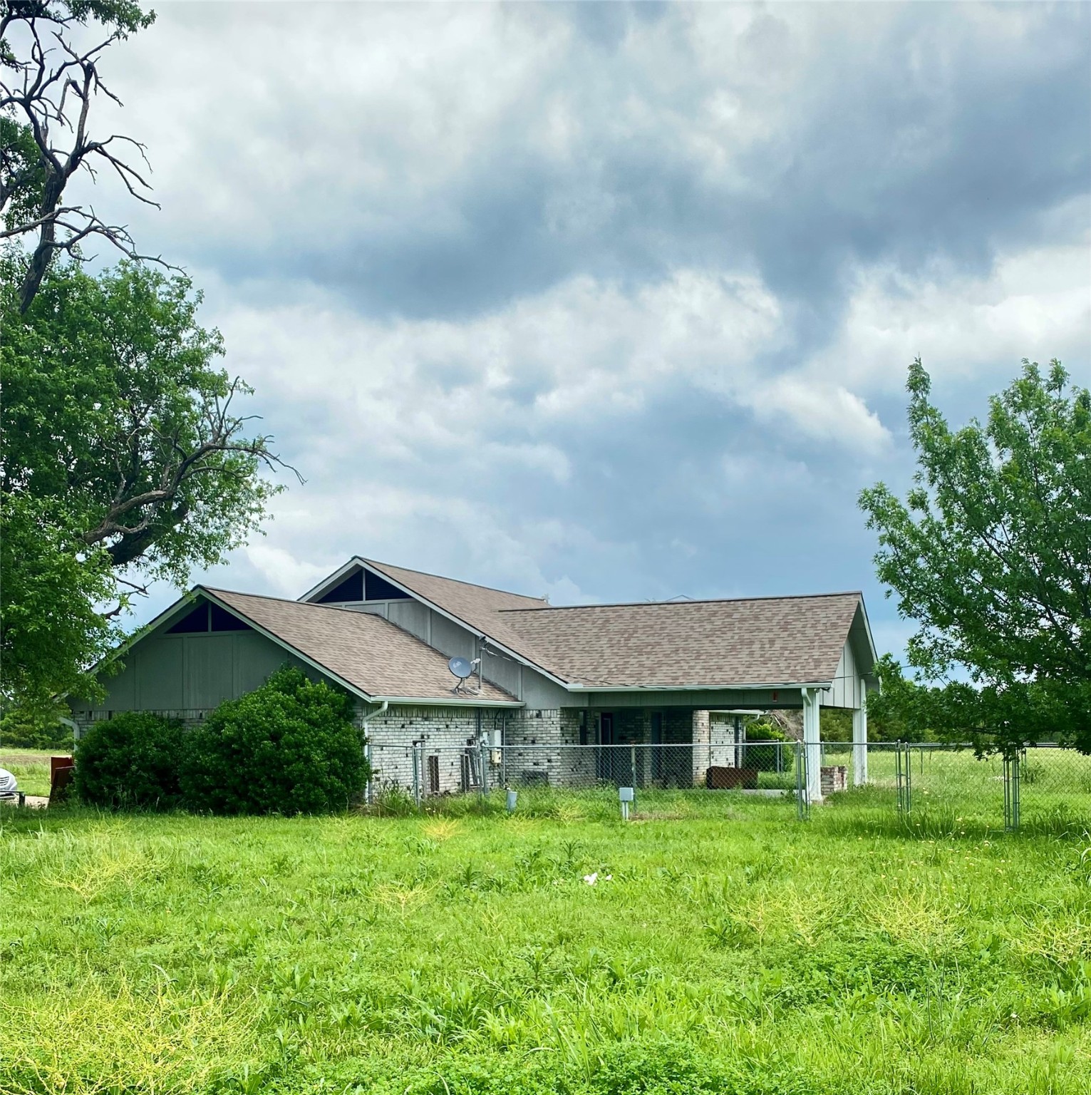 218 County Road 2992 Windom TX 75492