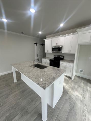 5829 Black Pine Circle Granbury TX 76048