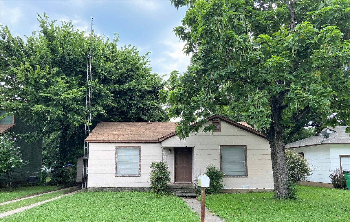 1808 N Culberson Street Gainesville TX 76240