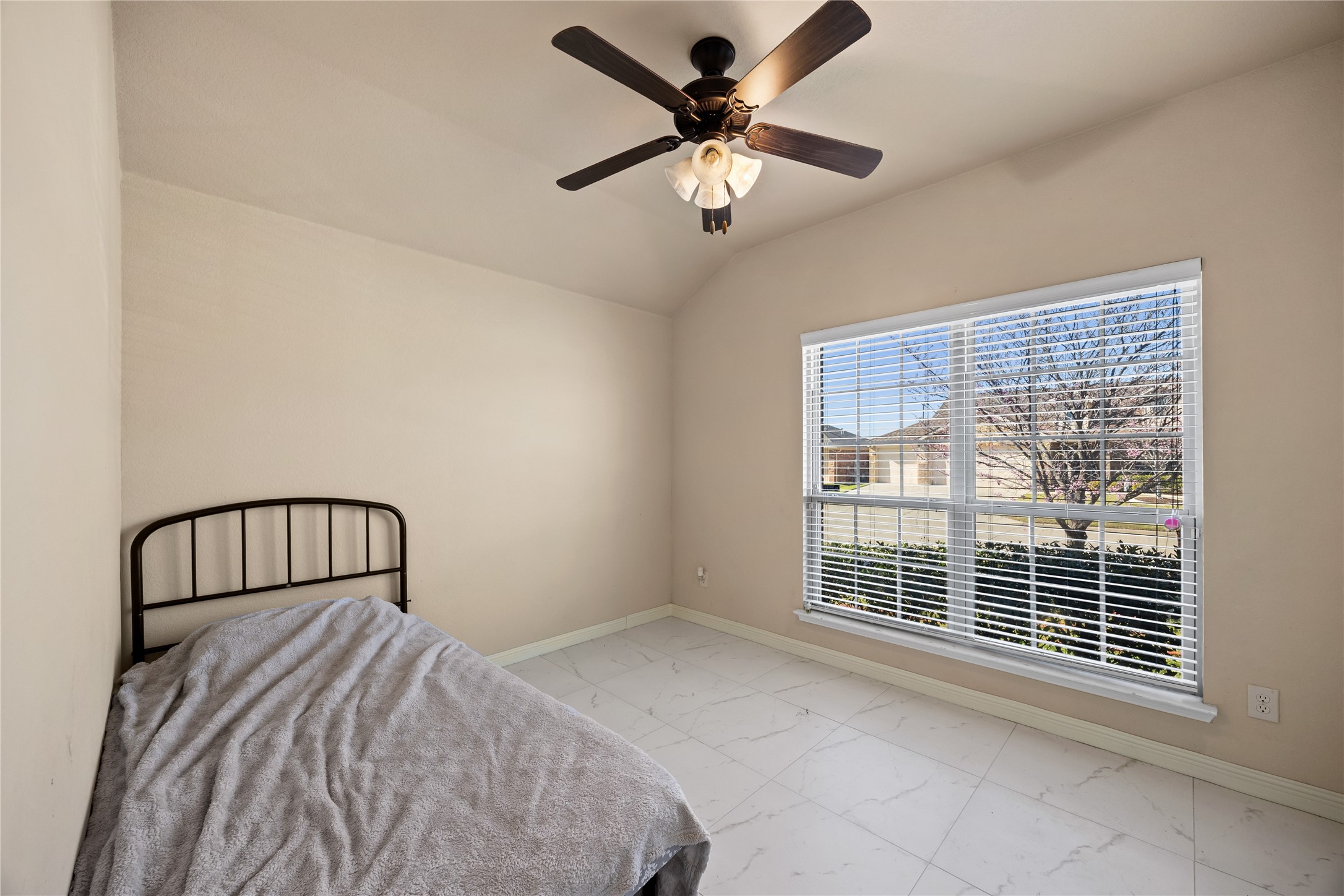 1048 Mercury Drive Lavon TX 75166