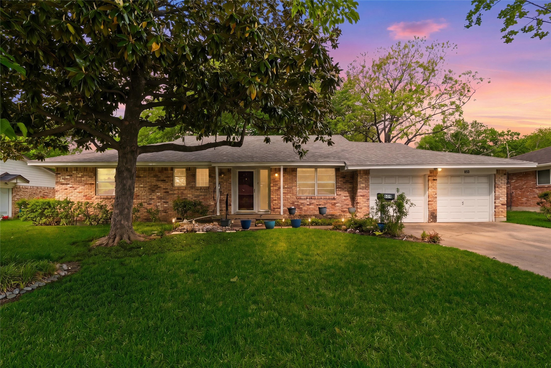 609 Dennis Drive Desoto TX 75115