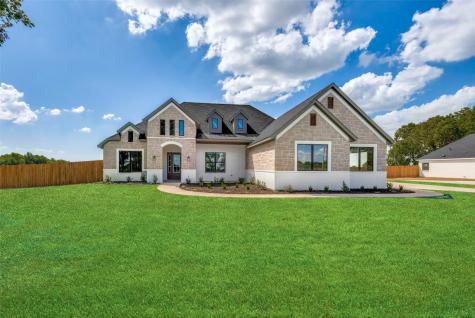 492 W Hinton Street Tioga TX 76271