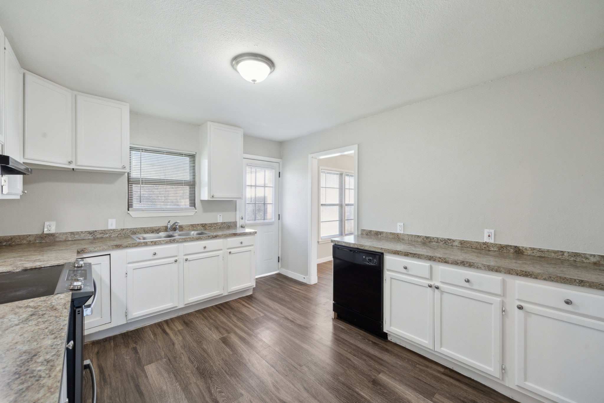 5032 Marks Place Fort Worth TX 76116