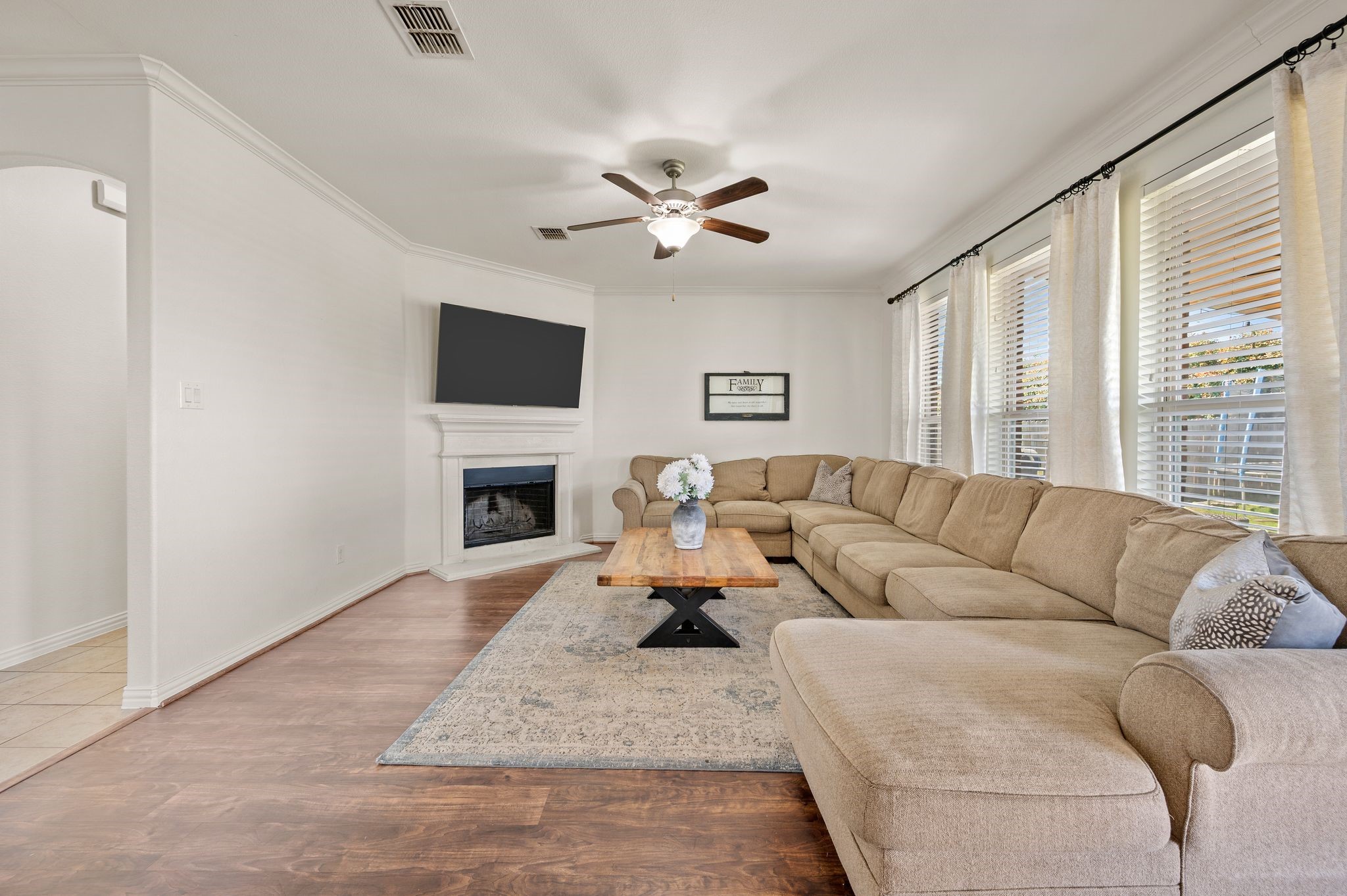 837 Graham Drive Burleson TX 76028