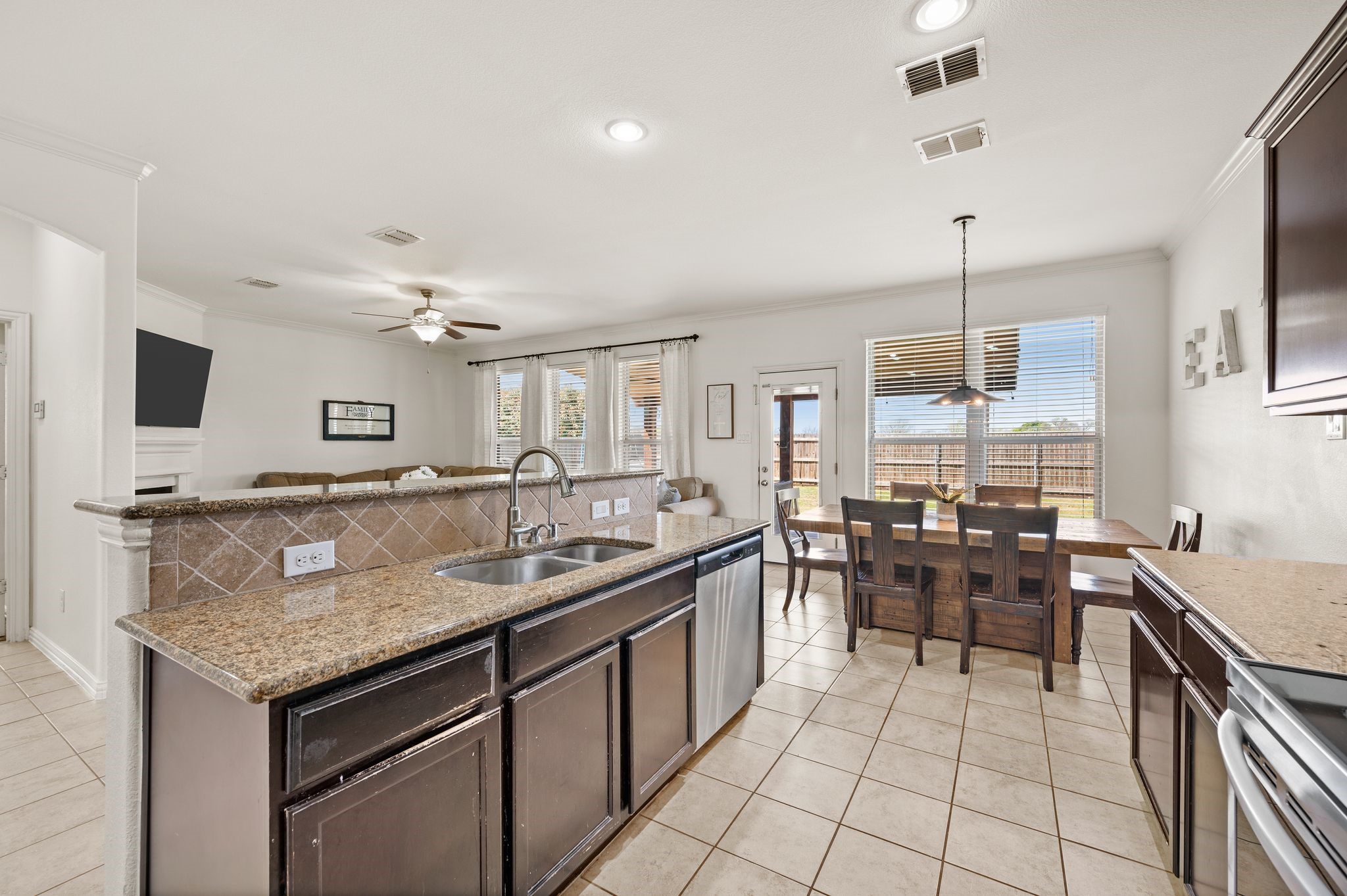 837 Graham Drive Burleson TX 76028