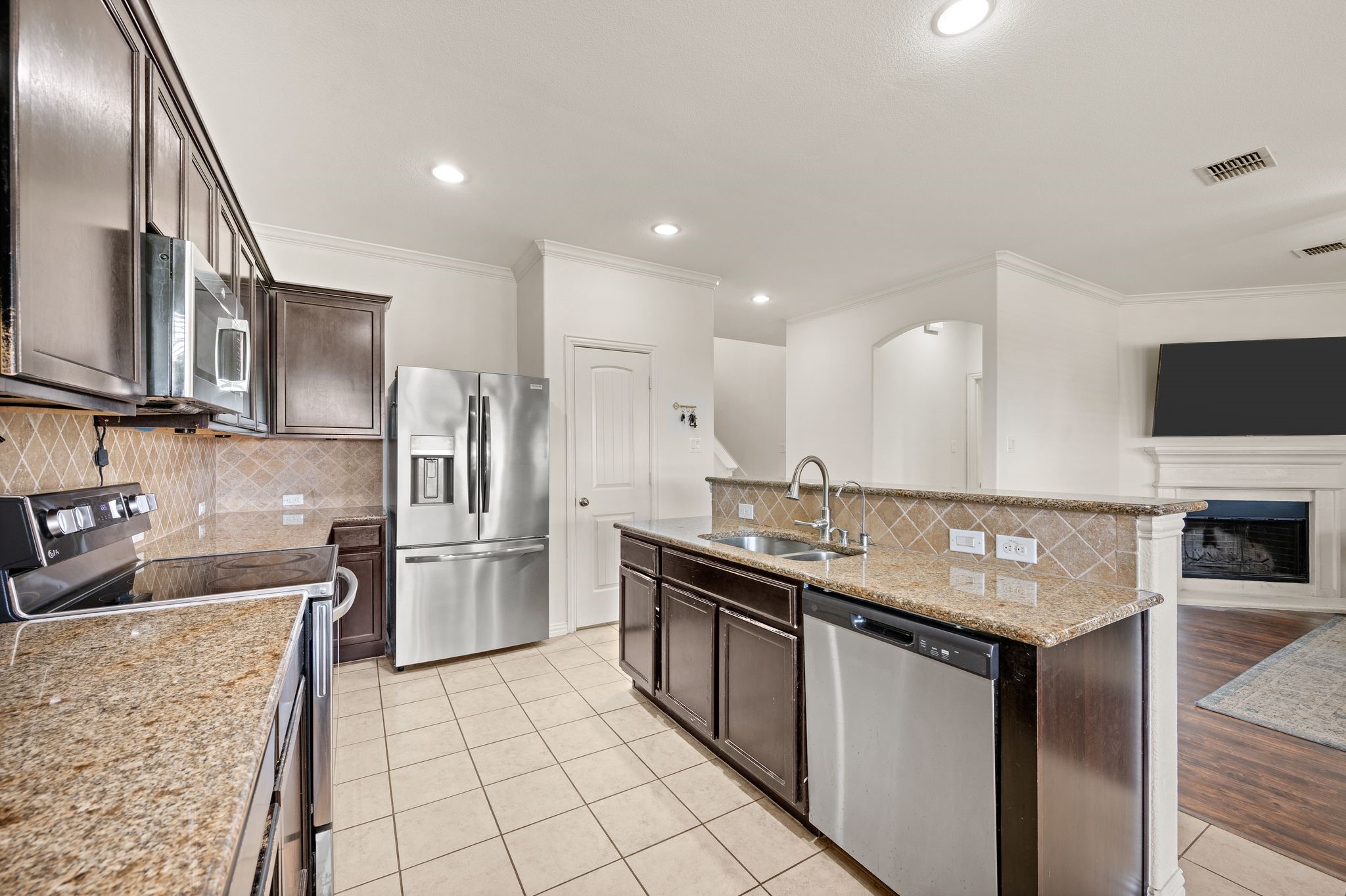 837 Graham Drive Burleson TX 76028