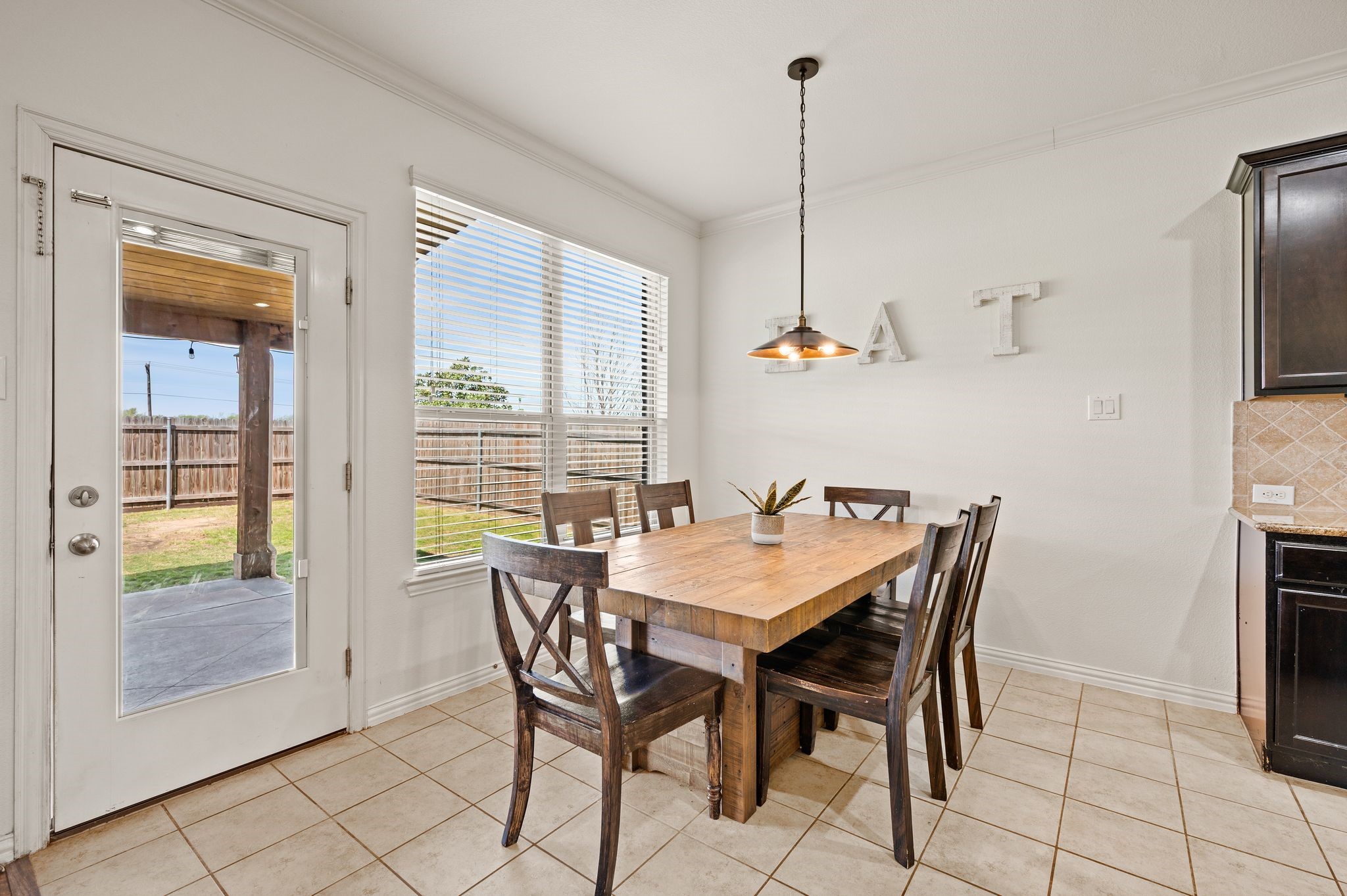 837 Graham Drive Burleson TX 76028
