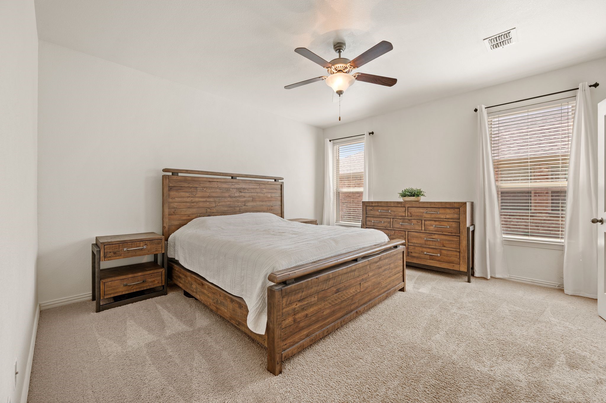 837 Graham Drive Burleson TX 76028