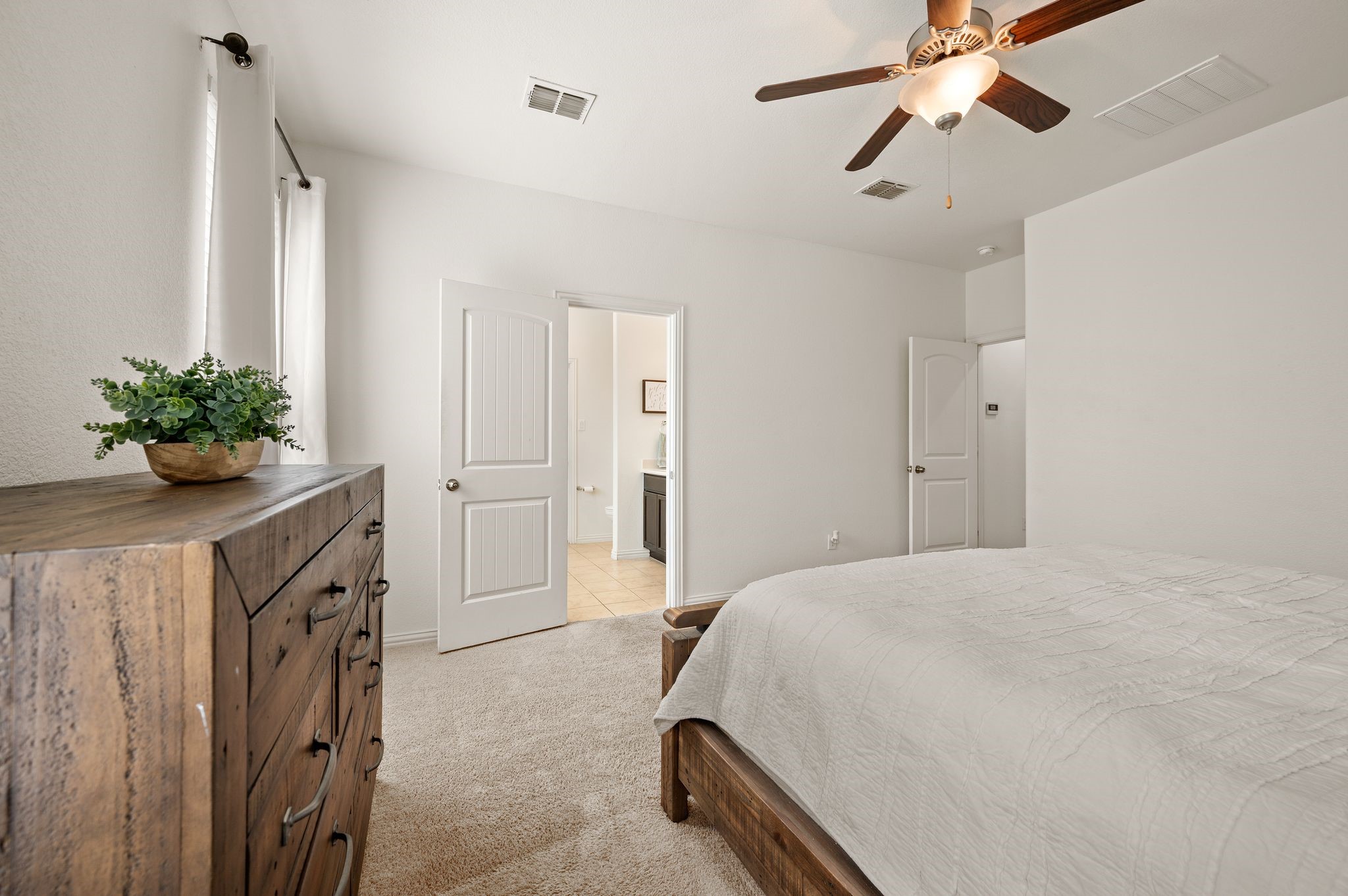 837 Graham Drive Burleson TX 76028