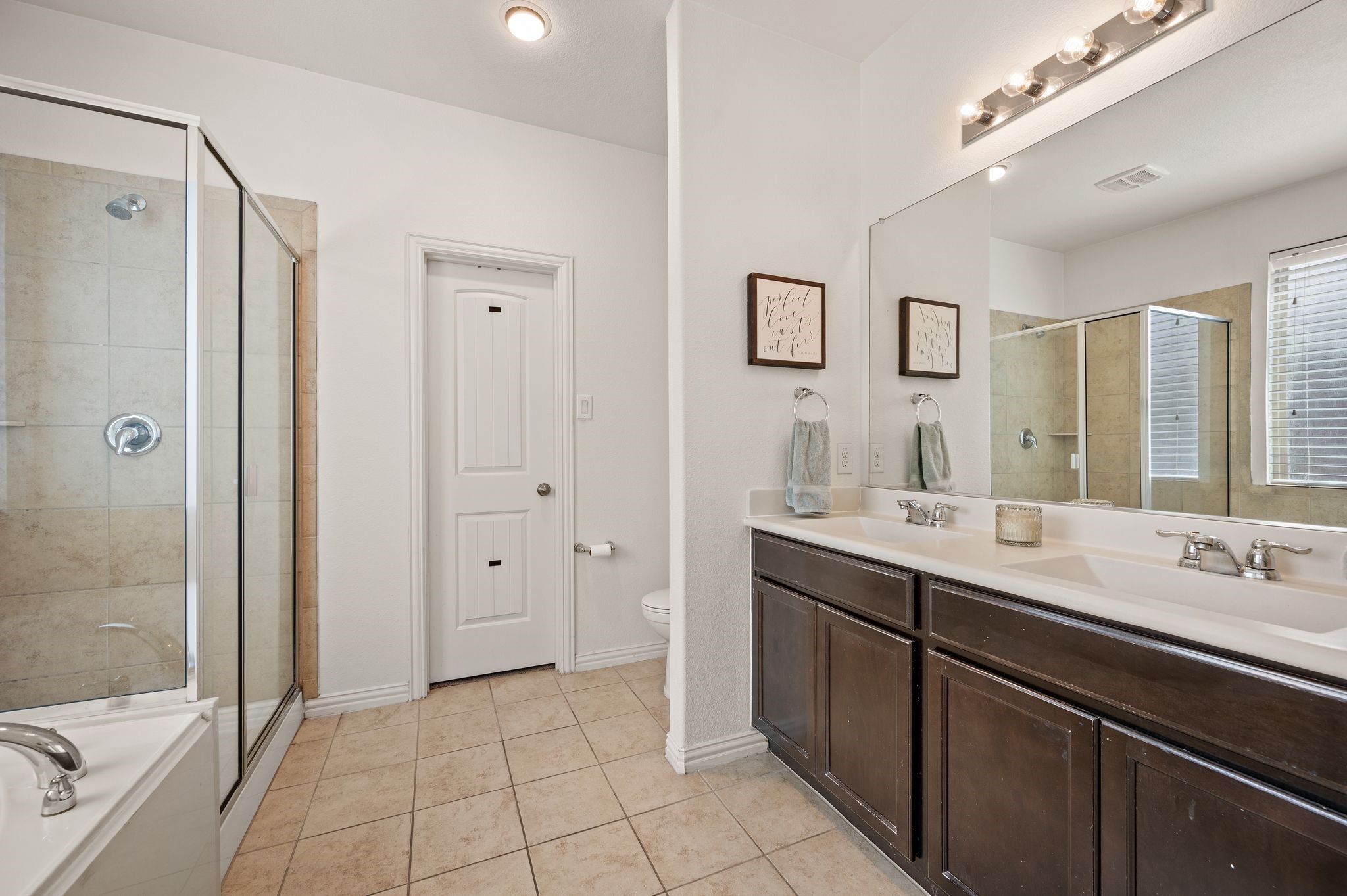 837 Graham Drive Burleson TX 76028