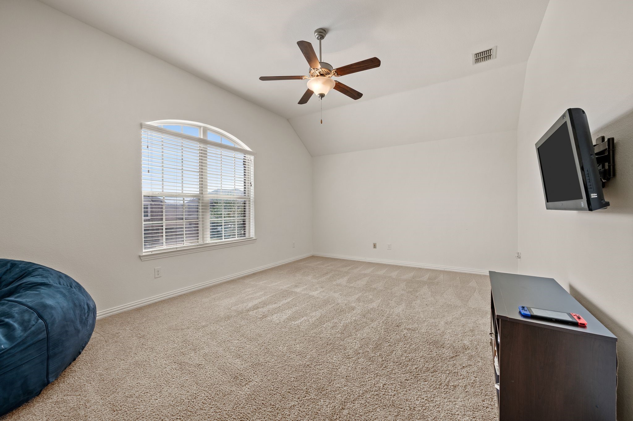837 Graham Drive Burleson TX 76028