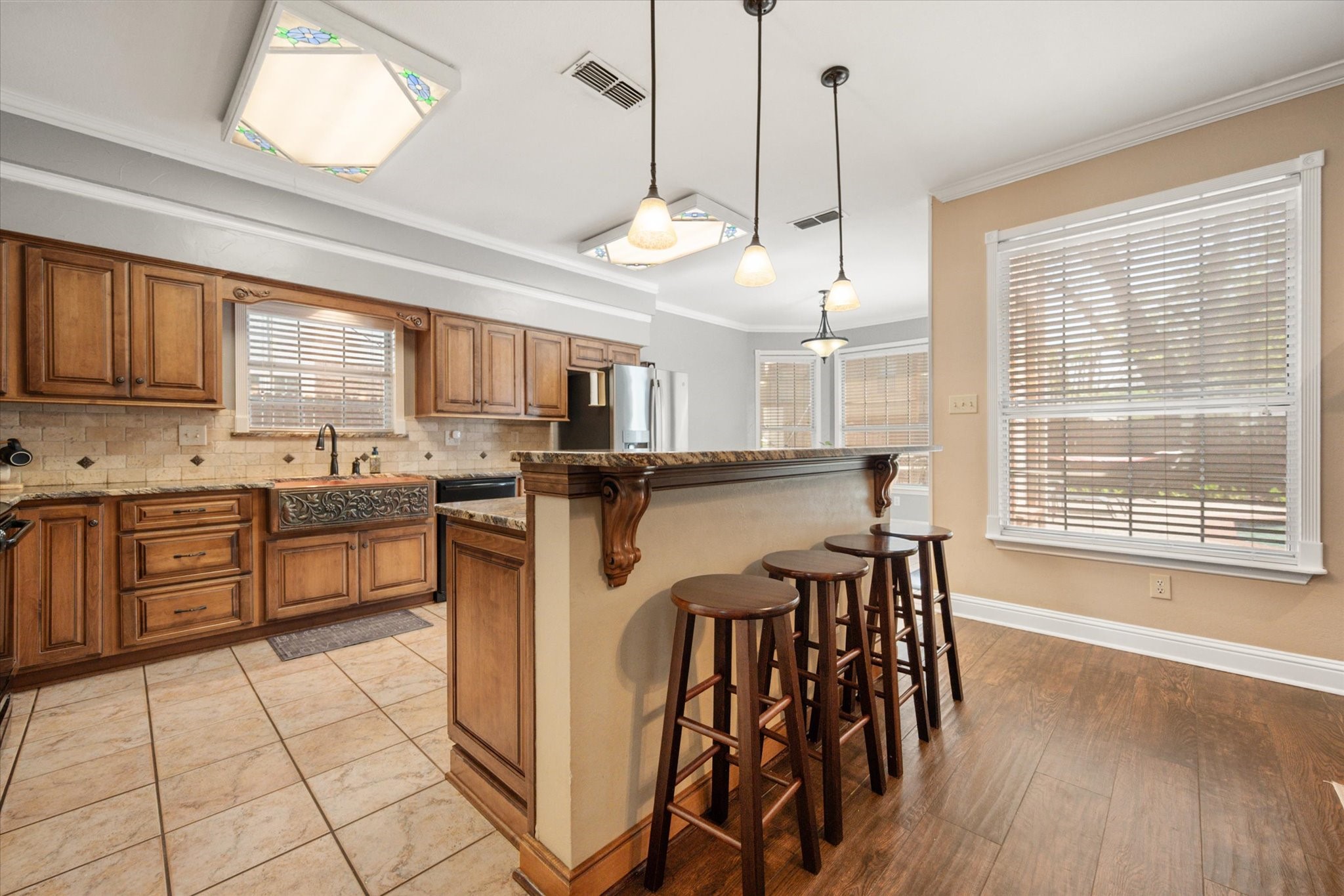 6111 Sandstone Drive Arlington TX 76001