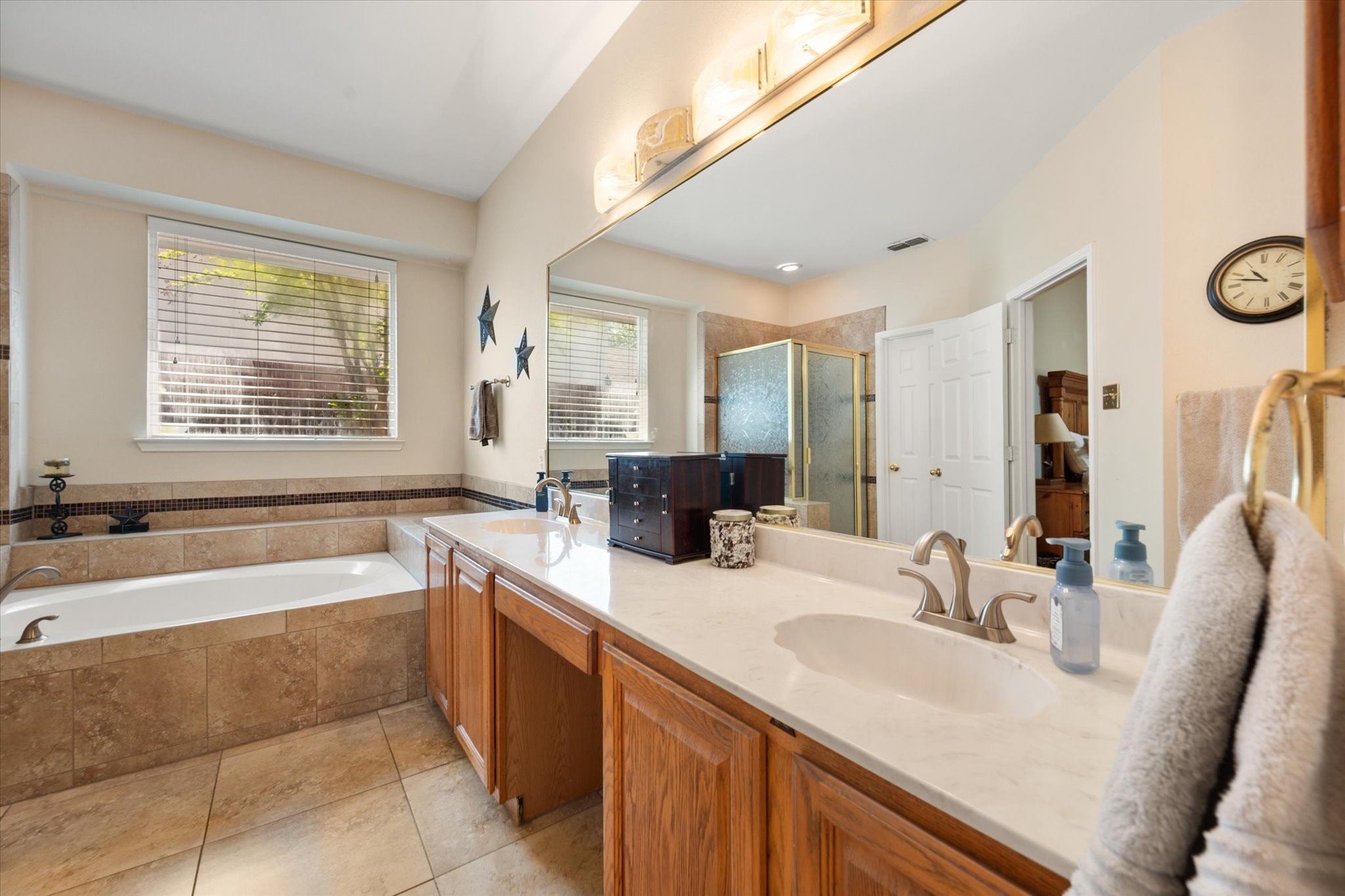 6111 Sandstone Drive Arlington TX 76001