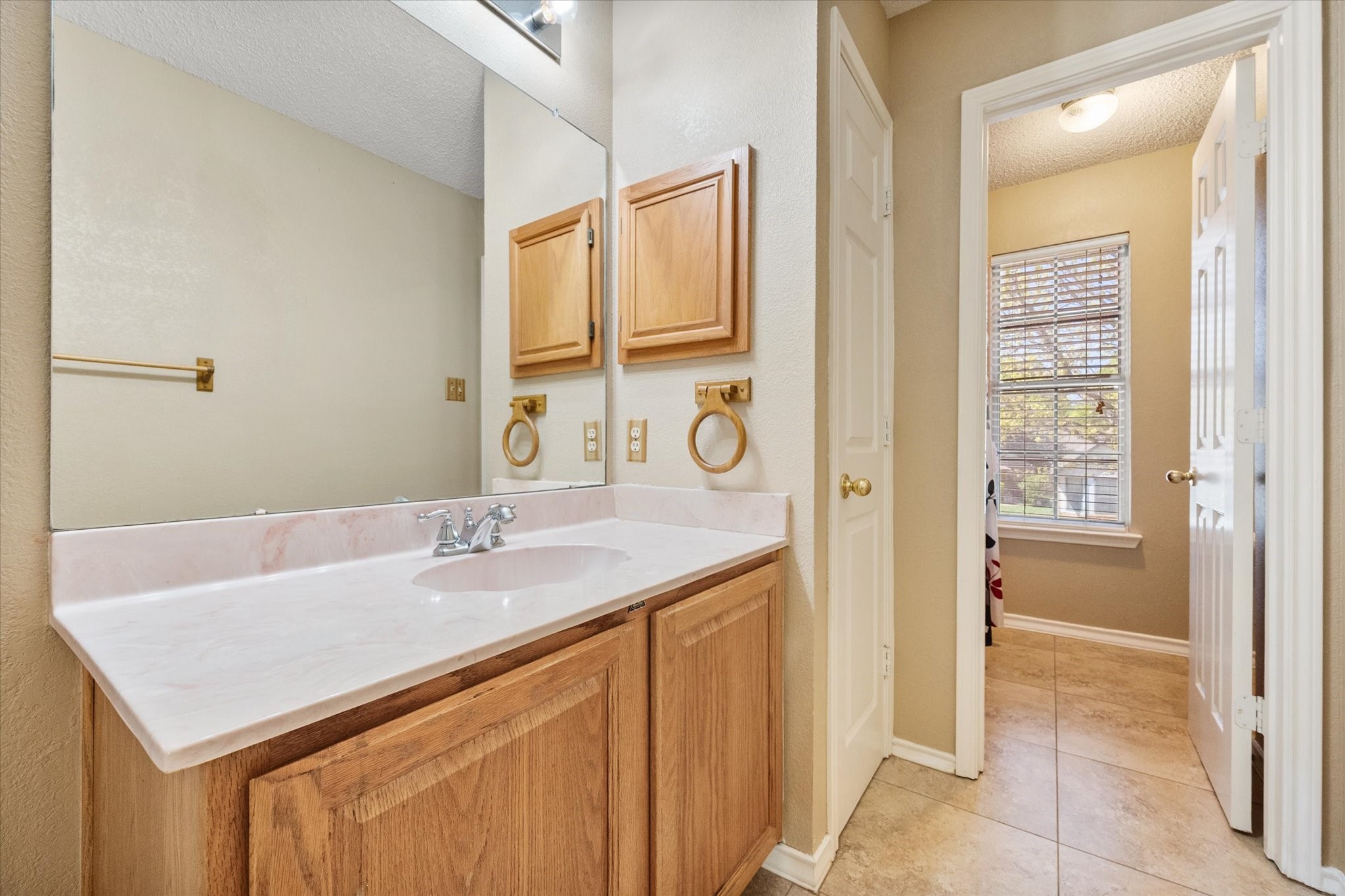 6111 Sandstone Drive Arlington TX 76001