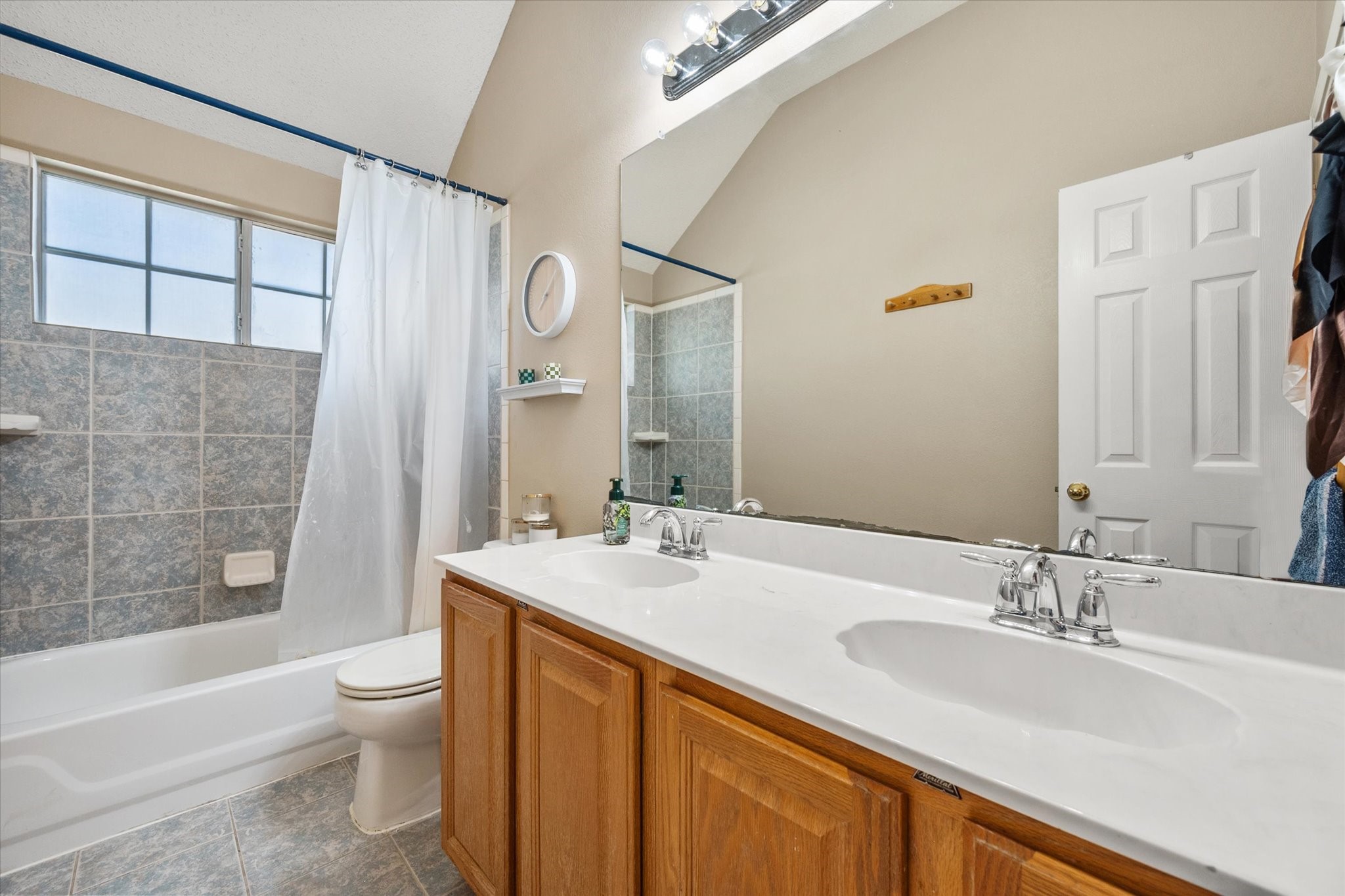 6111 Sandstone Drive Arlington TX 76001