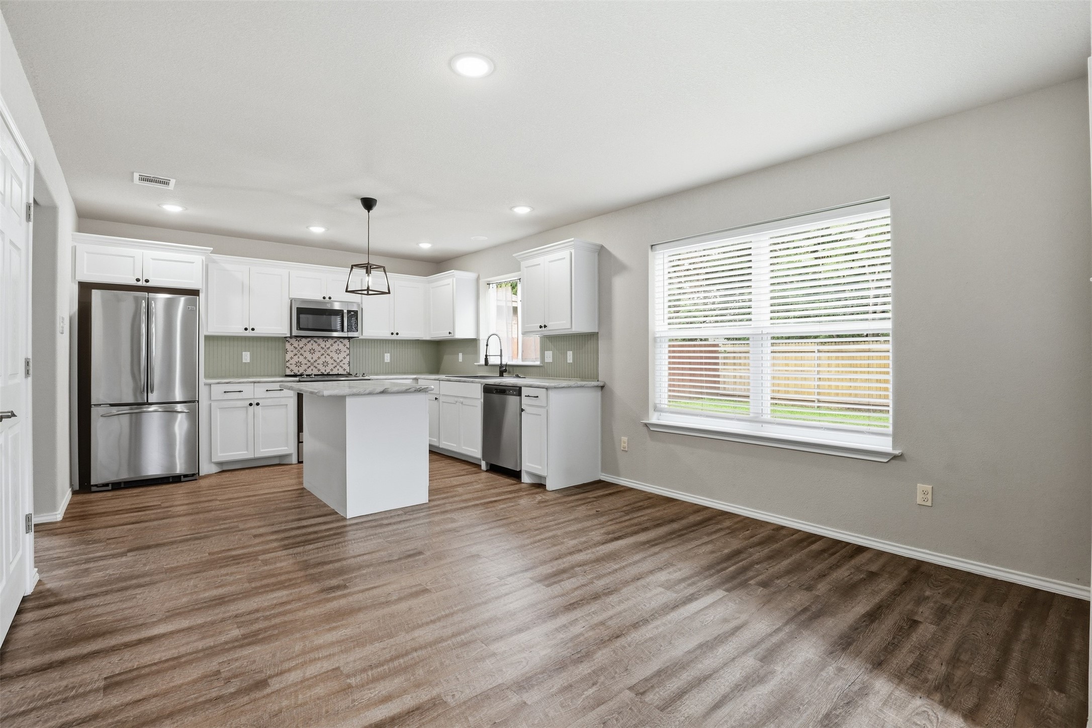 731 E Brown Street Cleburne TX 76031