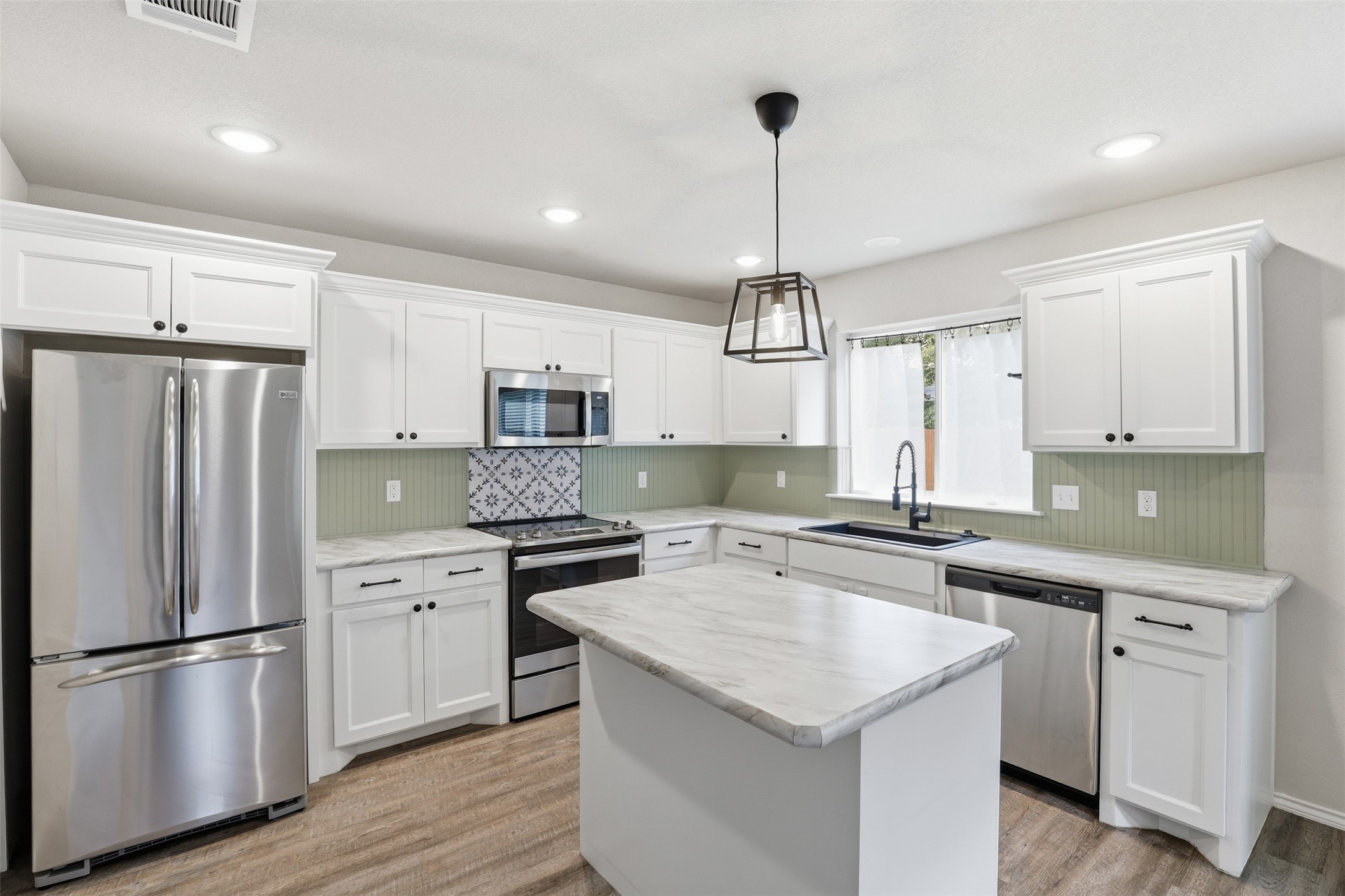 731 E Brown Street Cleburne TX 76031