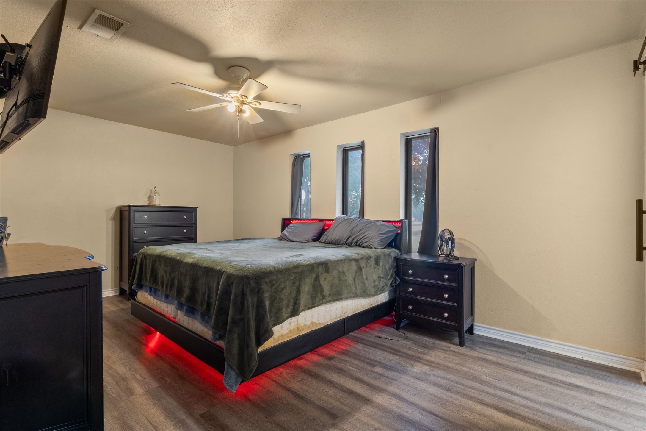 1617 Westridge Drive Hurst TX 76054