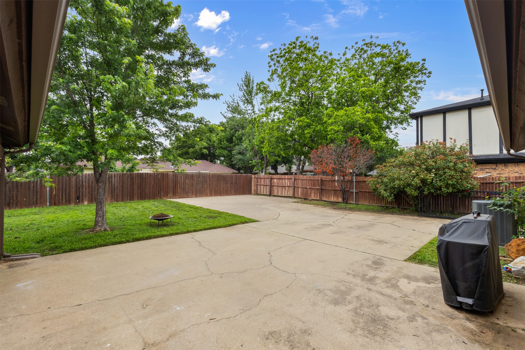 1617 Westridge Drive Hurst TX 76054