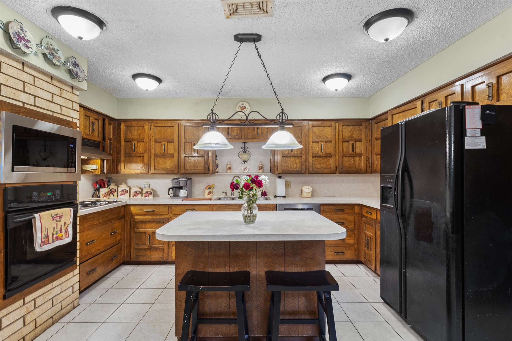 1617 Westridge Drive Hurst TX 76054