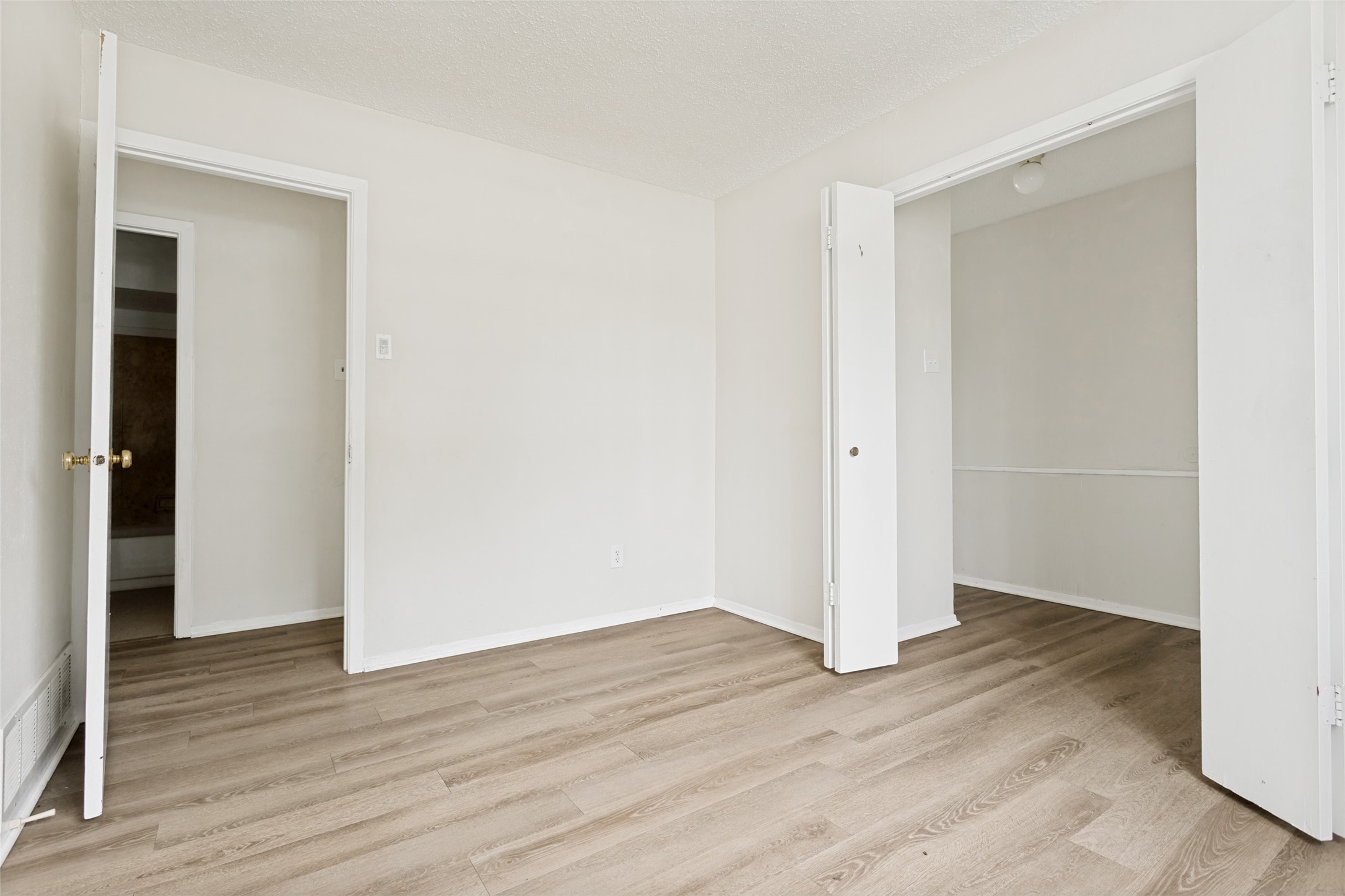 714 Shorecrest Drive Garland TX 75040