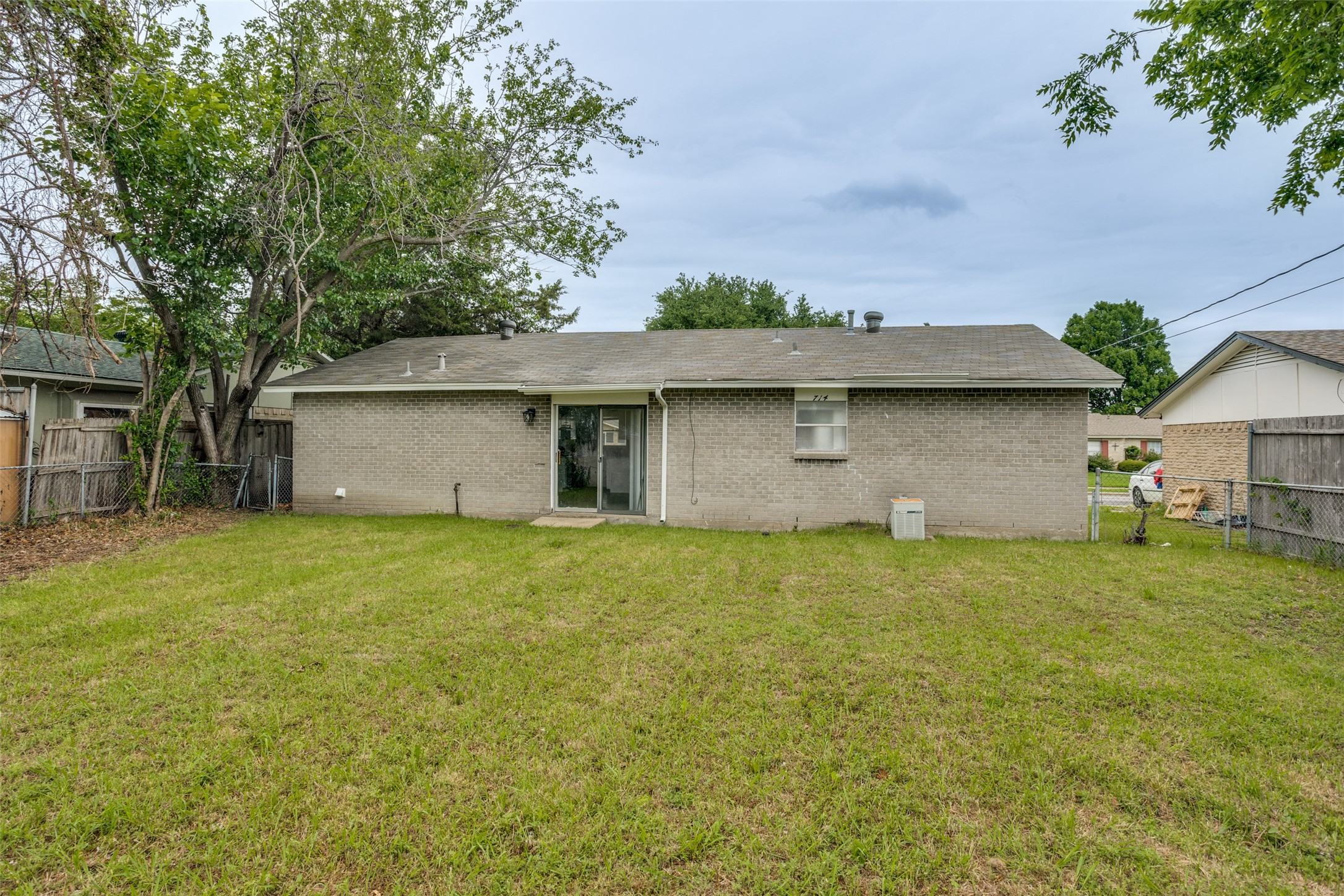 714 Shorecrest Drive Garland TX 75040