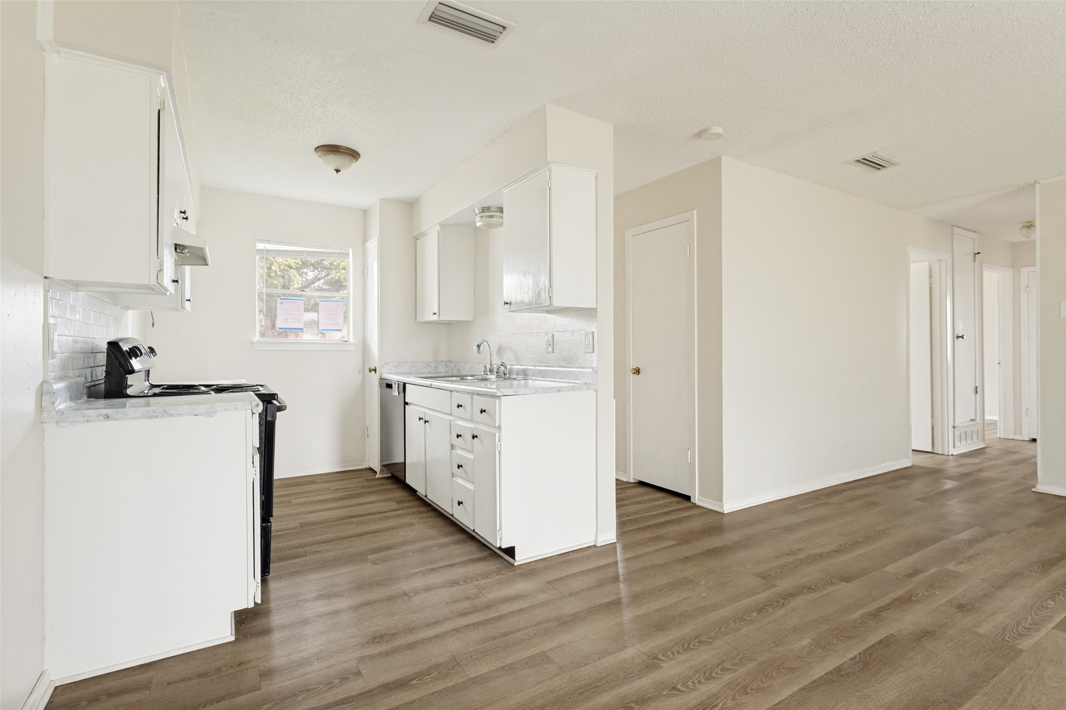 714 Shorecrest Drive Garland TX 75040