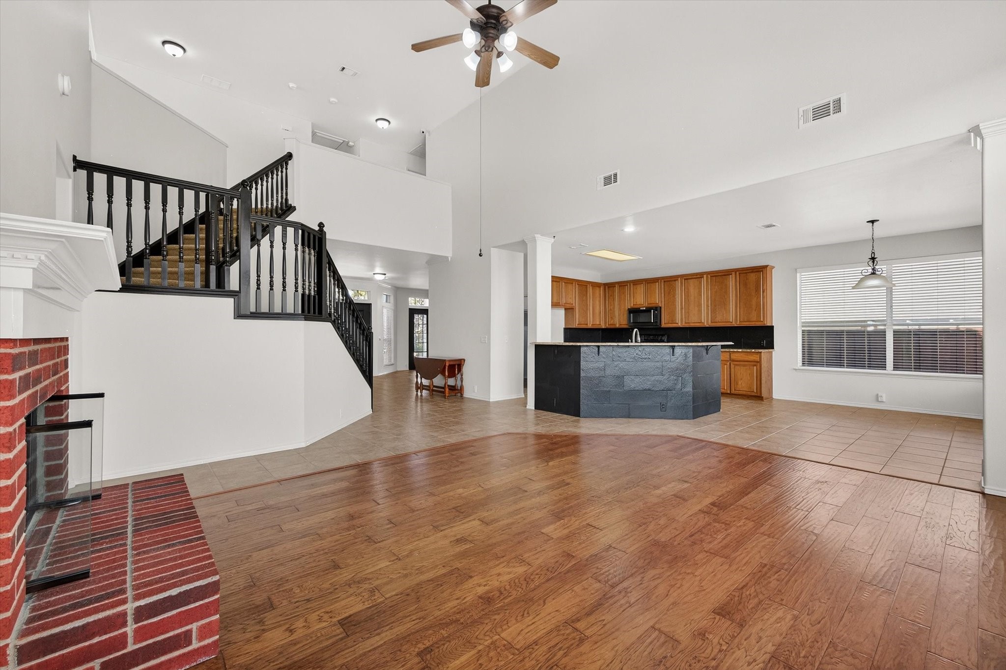 1204 Dover Heights Trail Mansfield TX 76063