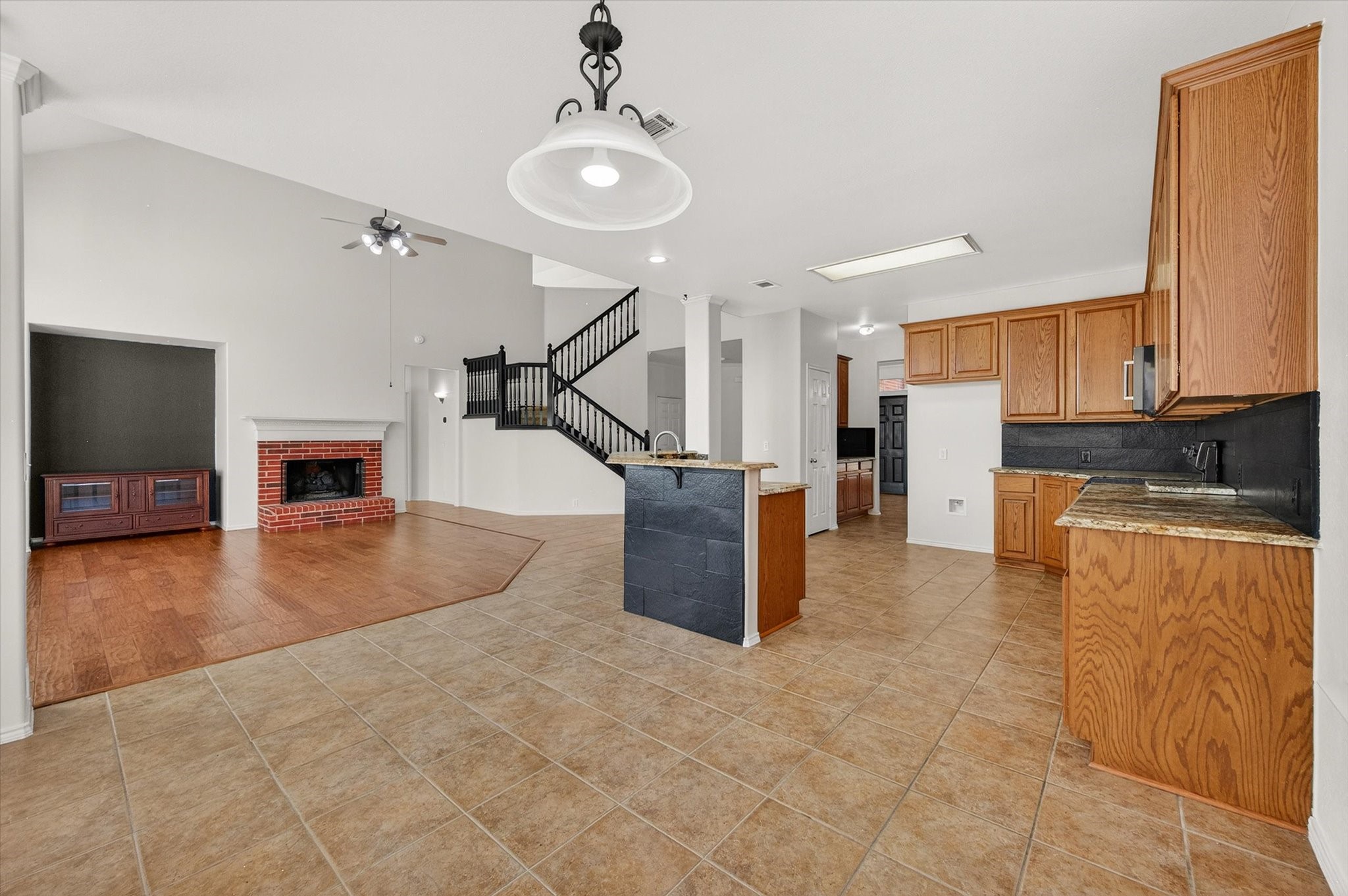 1204 Dover Heights Trail Mansfield TX 76063