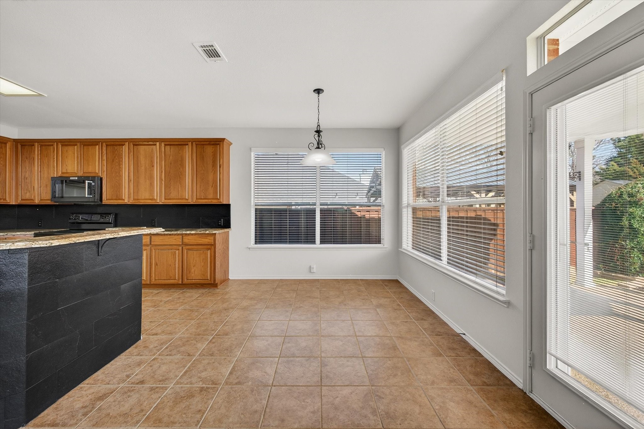 1204 Dover Heights Trail Mansfield TX 76063