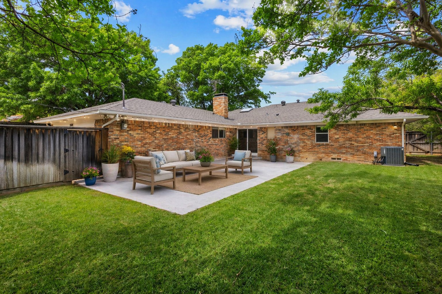 9424 Hunters Creek Drive Dallas TX 75243