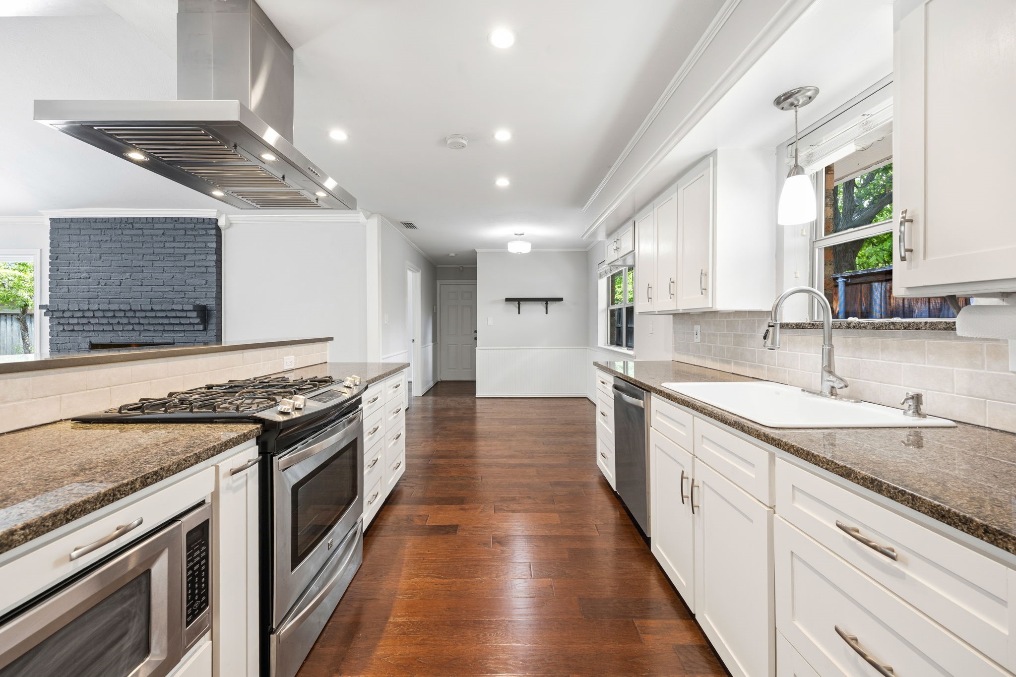 9424 Hunters Creek Drive Dallas TX 75243