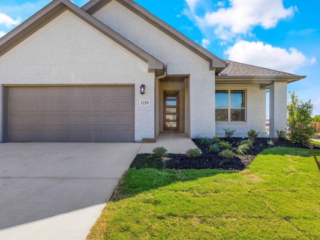 1225 Bear Creek Avenue Weatherford TX 76086