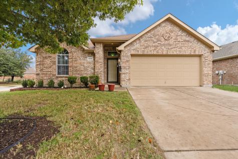 1044 Morgan Drive Burleson TX 76028