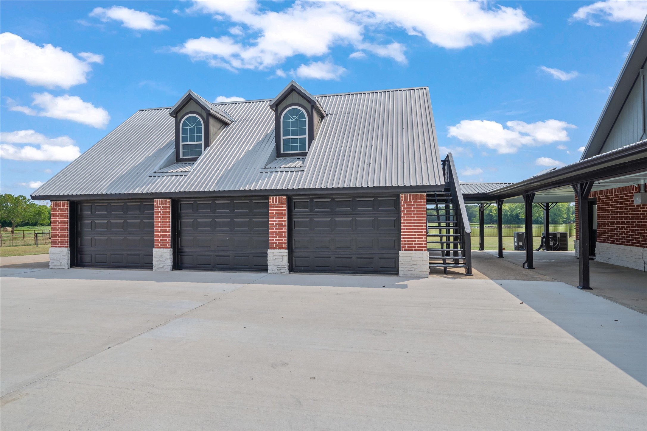 733 Rs County Road 1430 Point TX 75472
