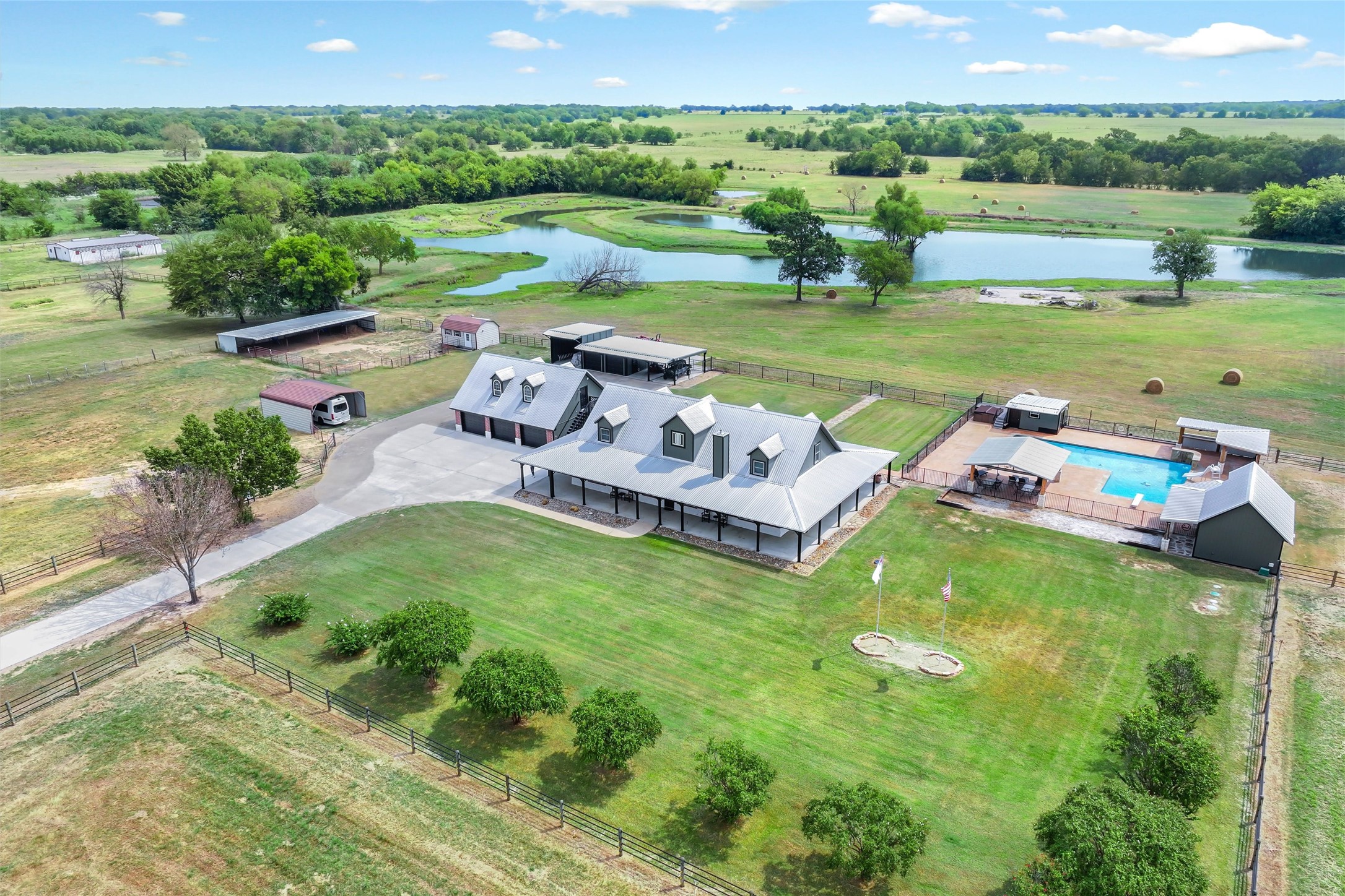 733 Rs County Road 1430 Point TX 75472