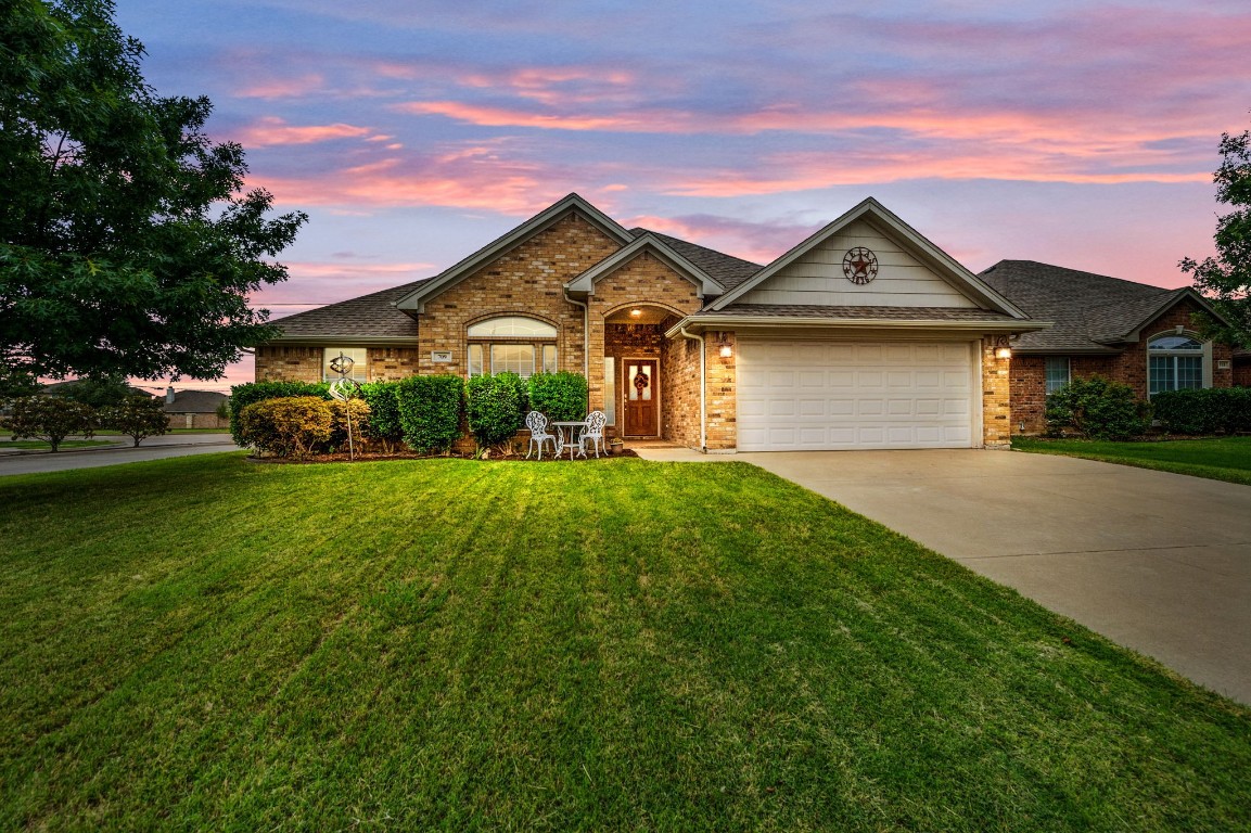 709 Snapper Drive Burleson TX 76028