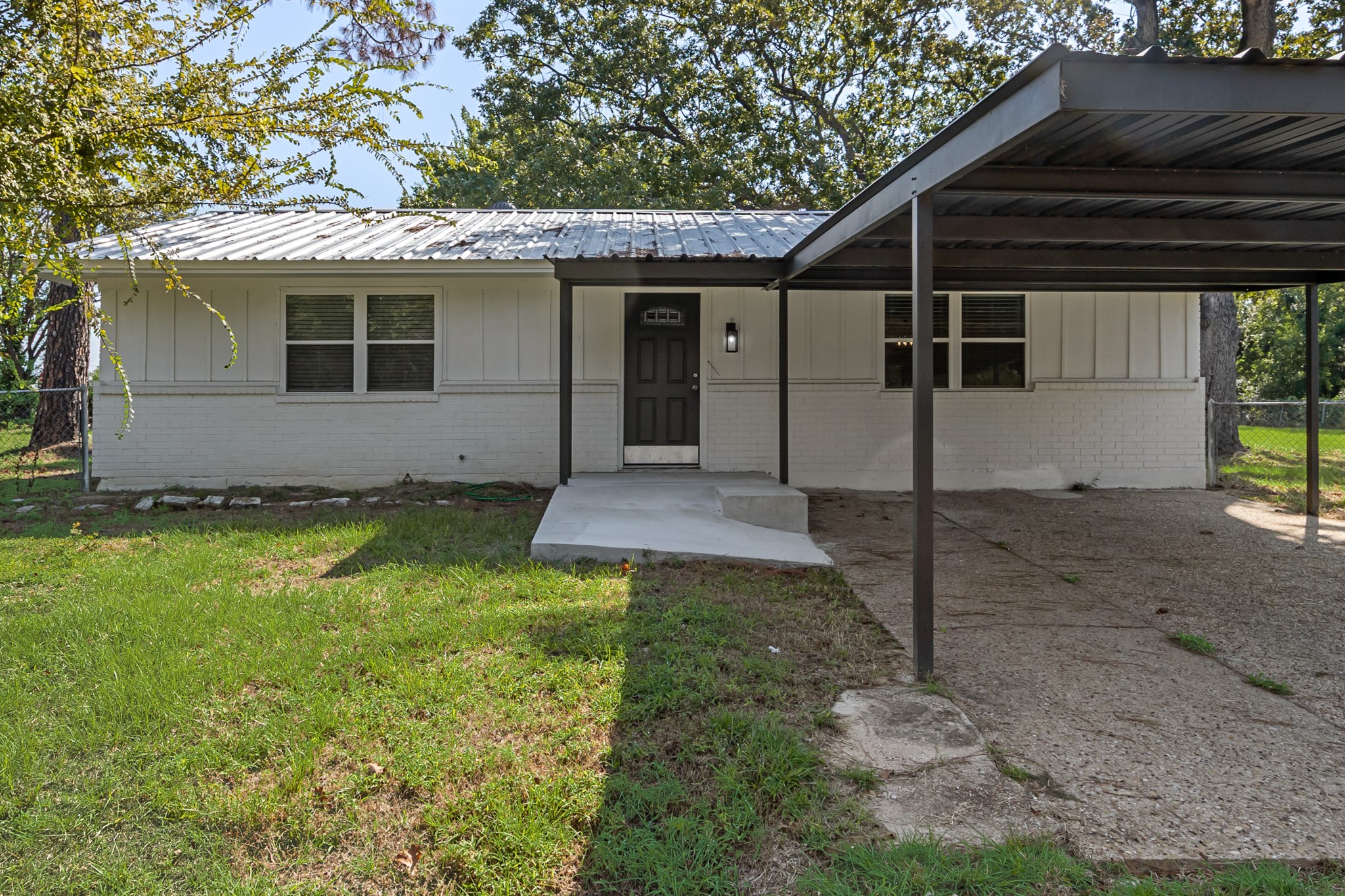 107 E Bayside Drive Mabank TX 75156
